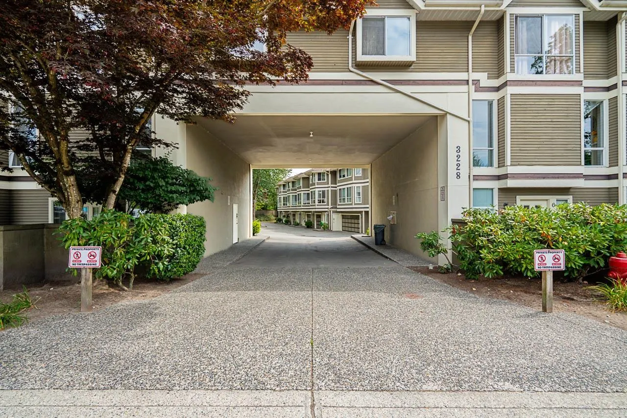 12 3228 Raleigh Street