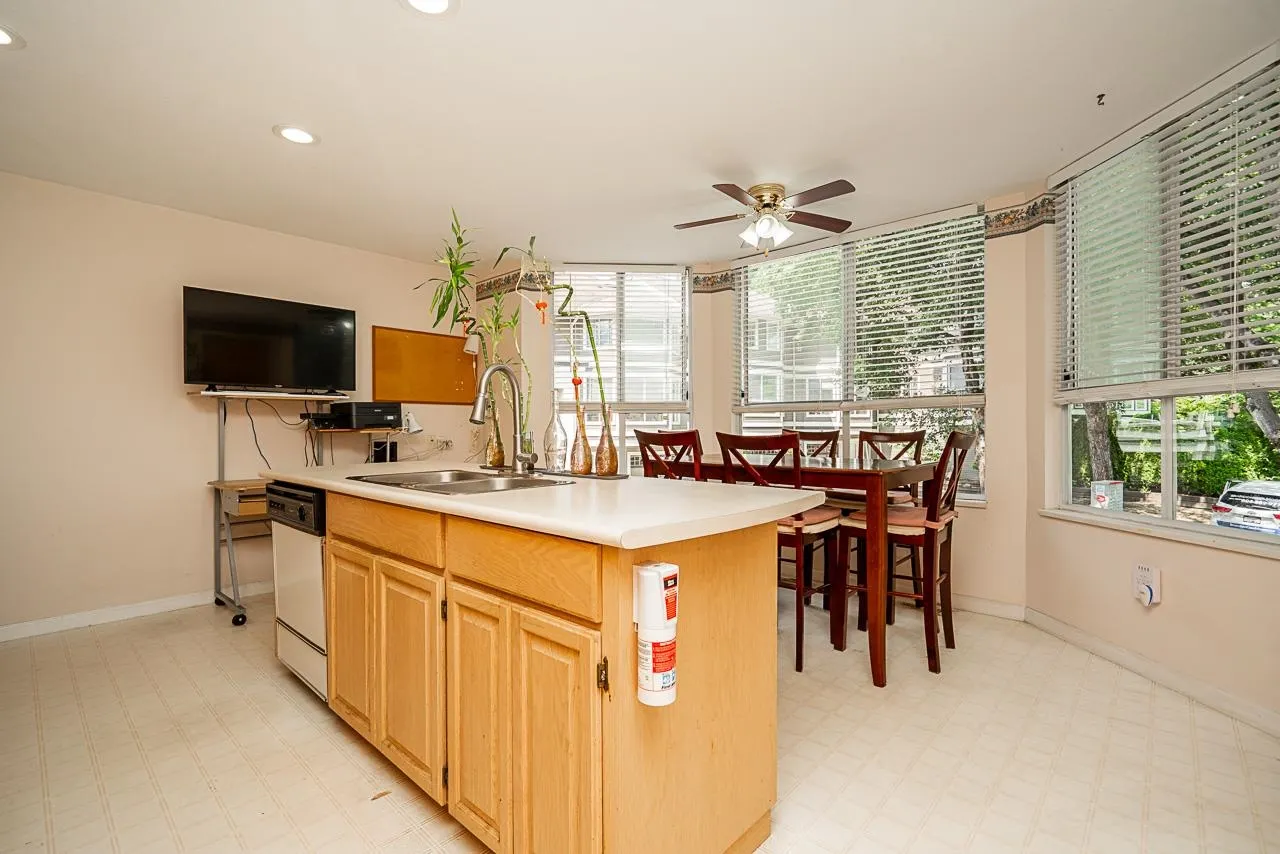 12 3228 Raleigh Street