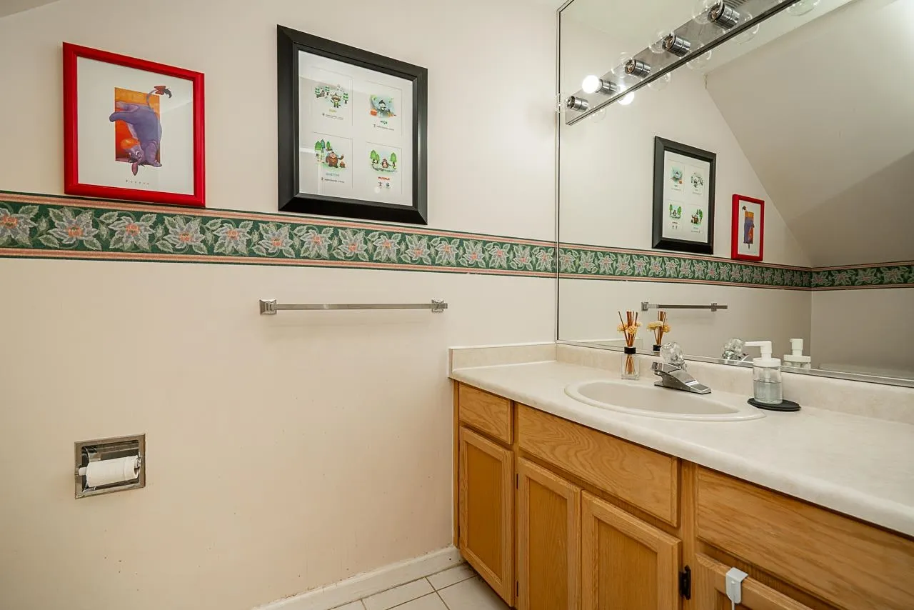 12 3228 Raleigh Street