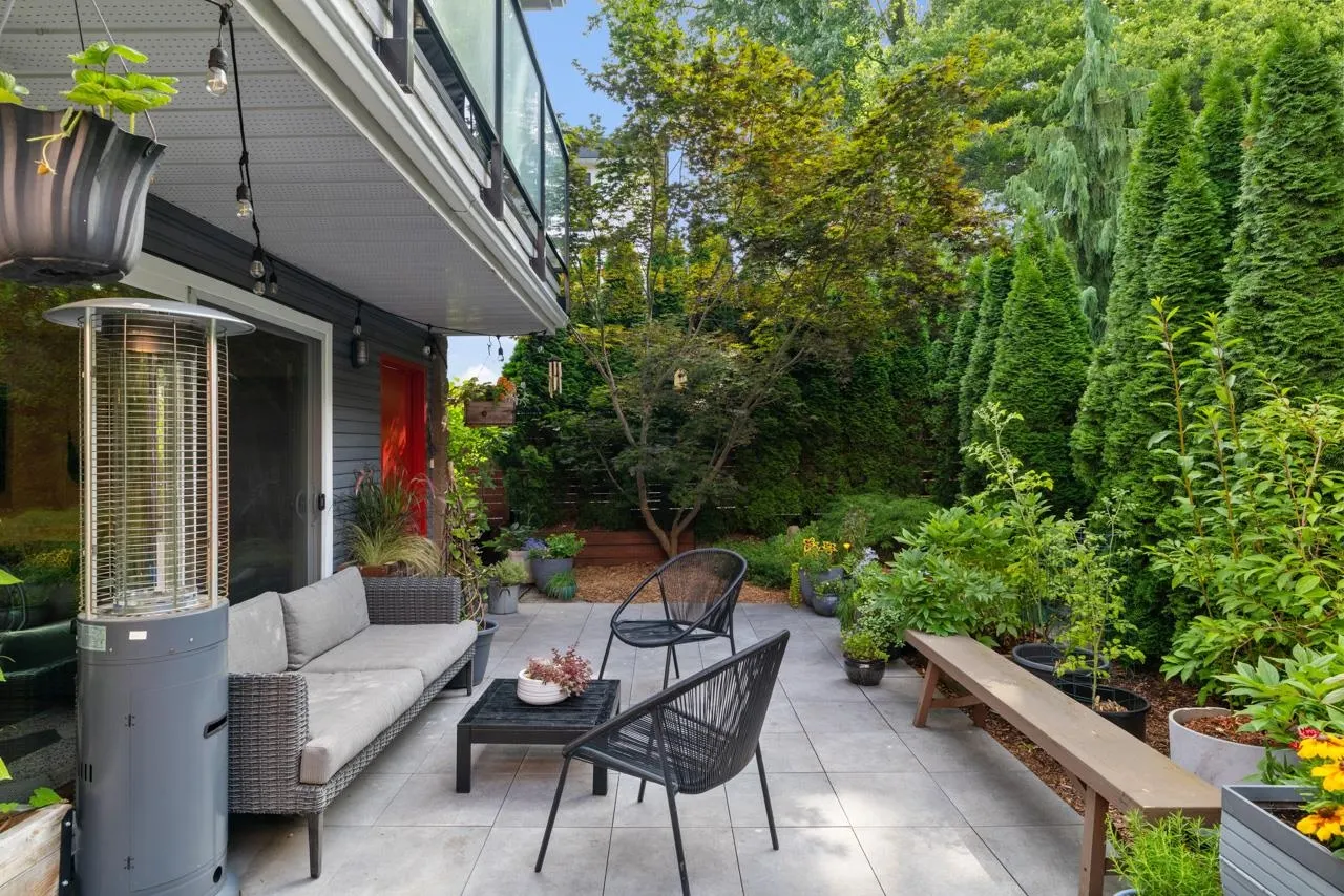 1 2175 Oxford Street