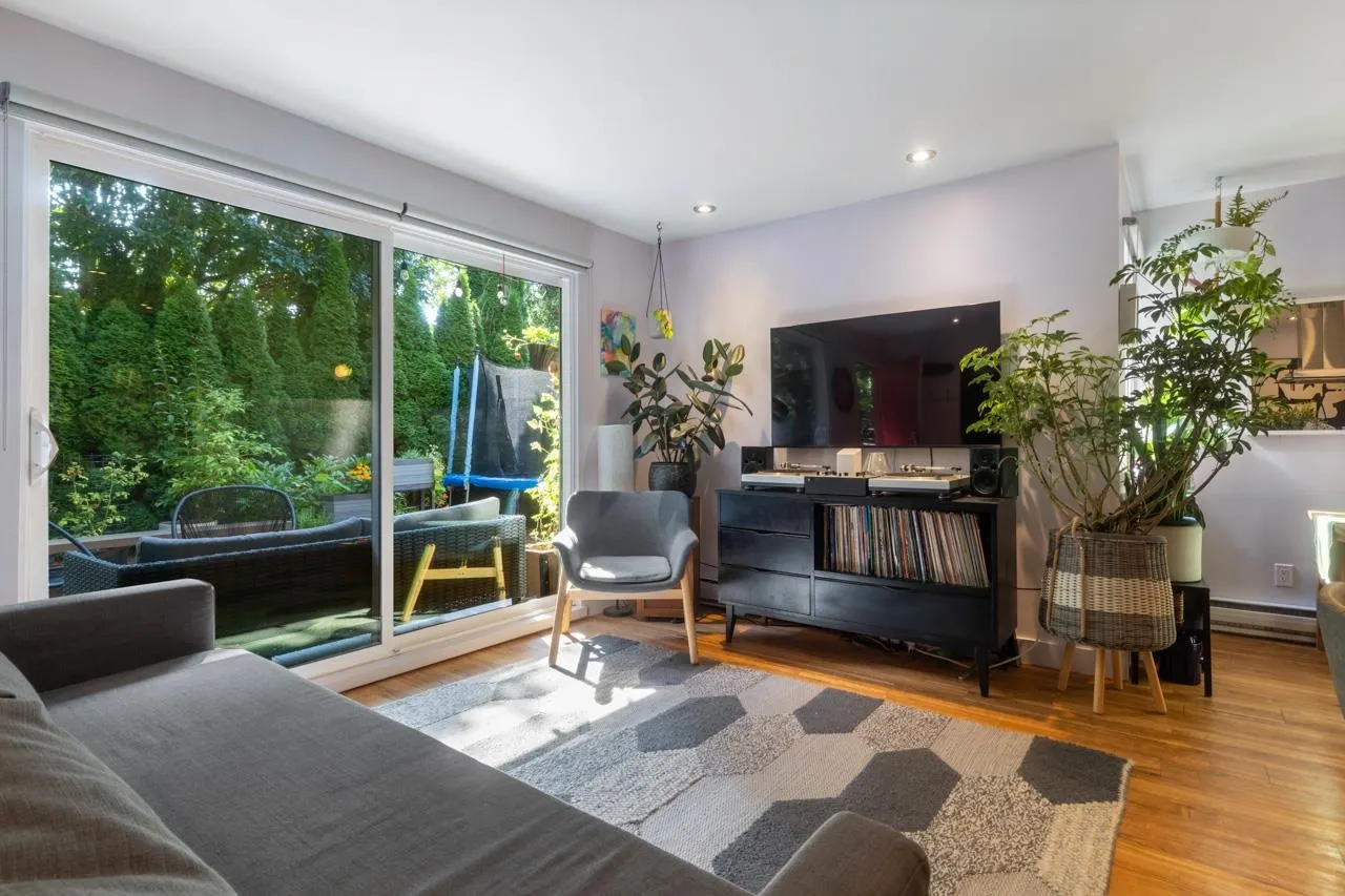 1 2175 Oxford Street