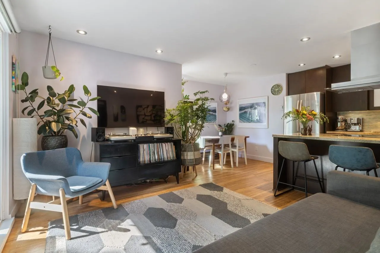 1 2175 Oxford Street