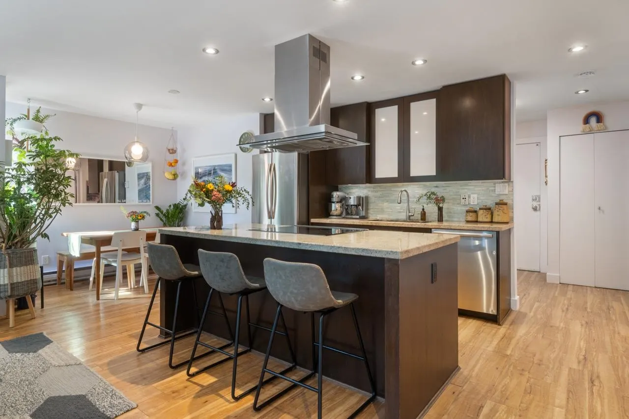 1 2175 Oxford Street