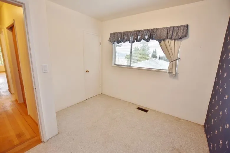 40 Seaview Drive