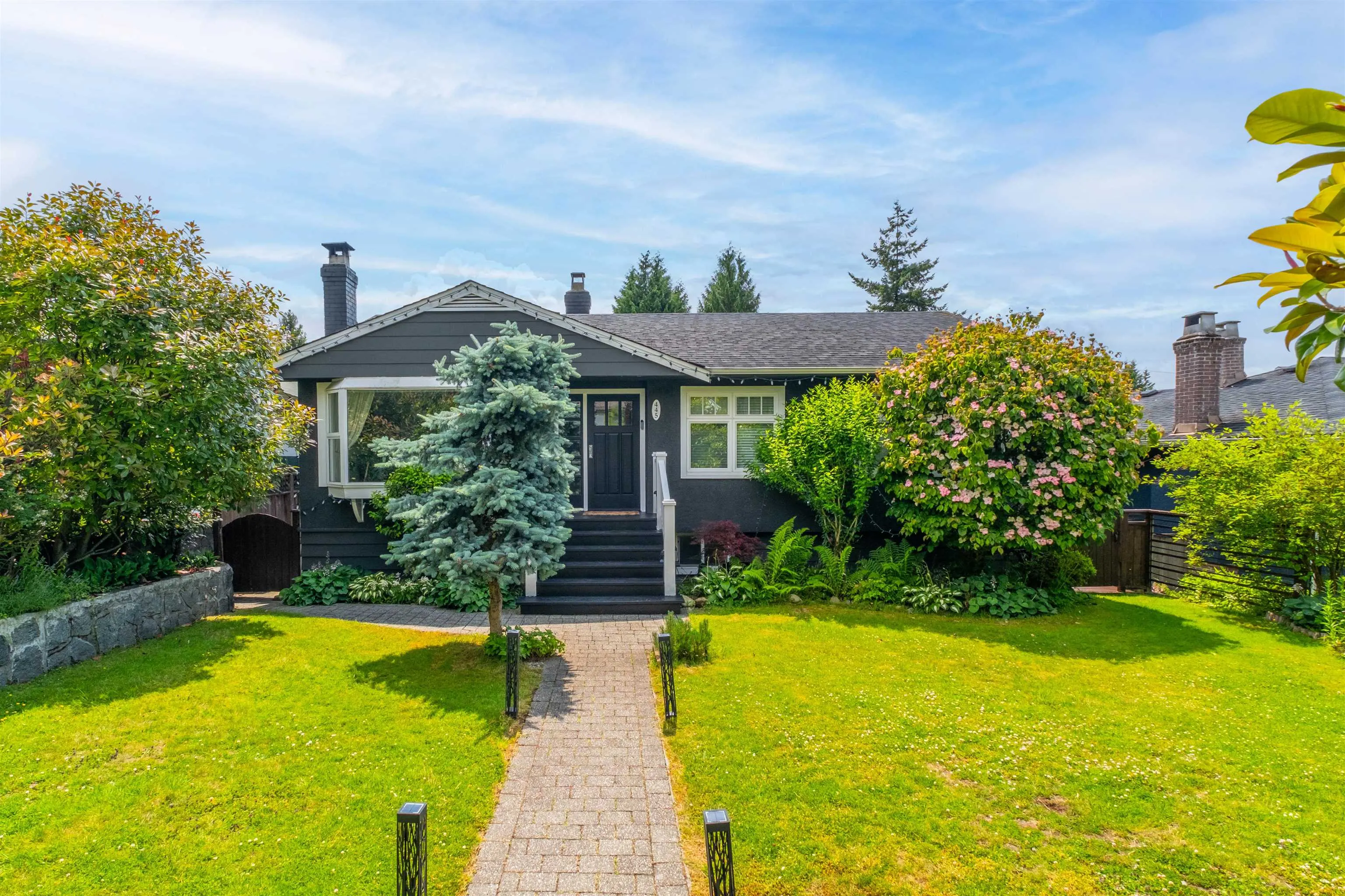 445 W 26th Street