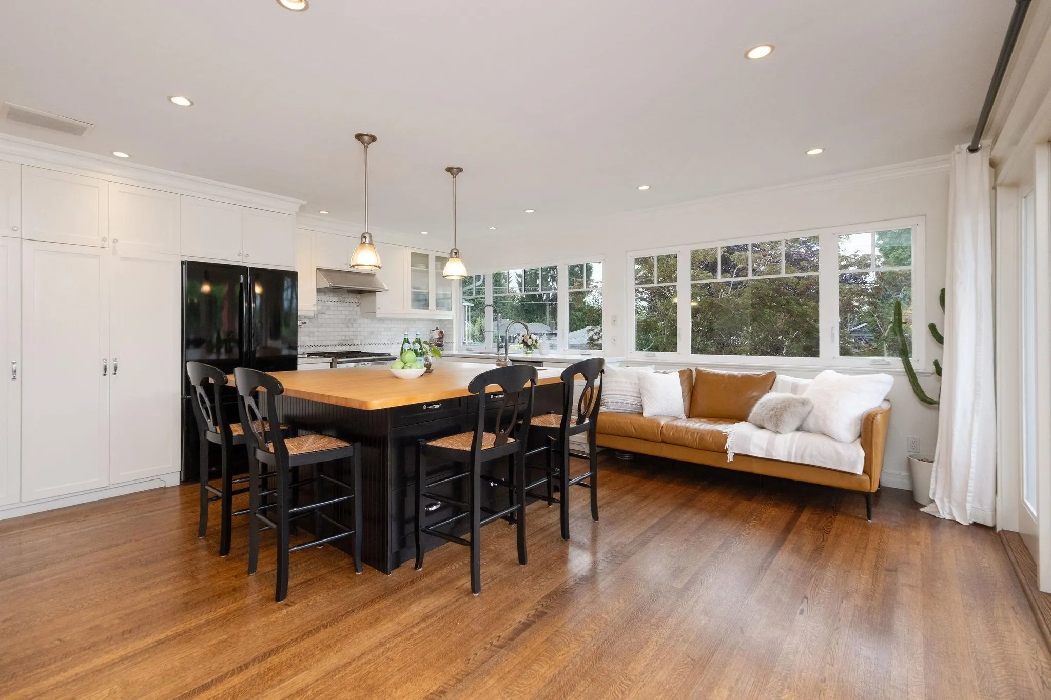 445 W 26th Street