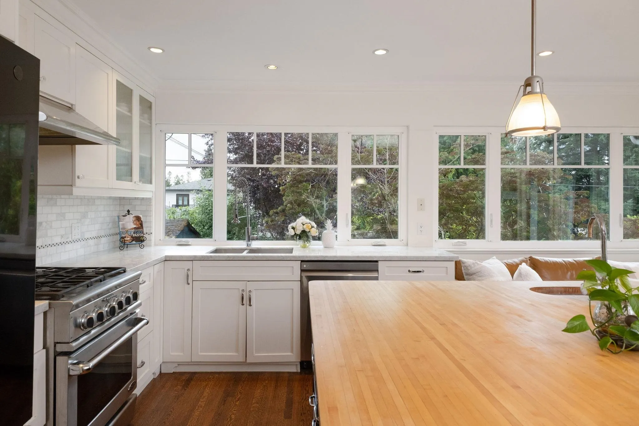 445 W 26th Street