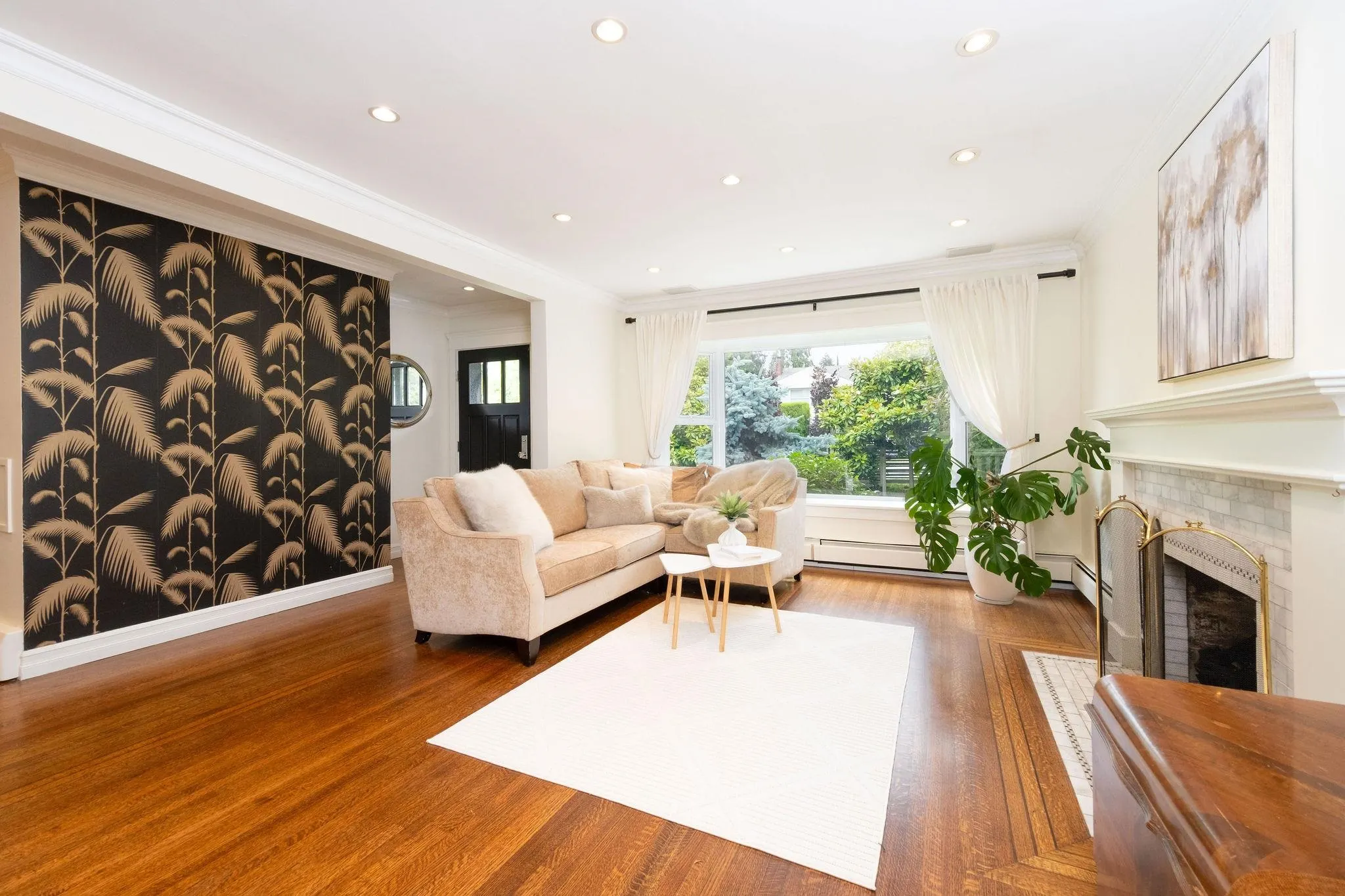 445 W 26th Street