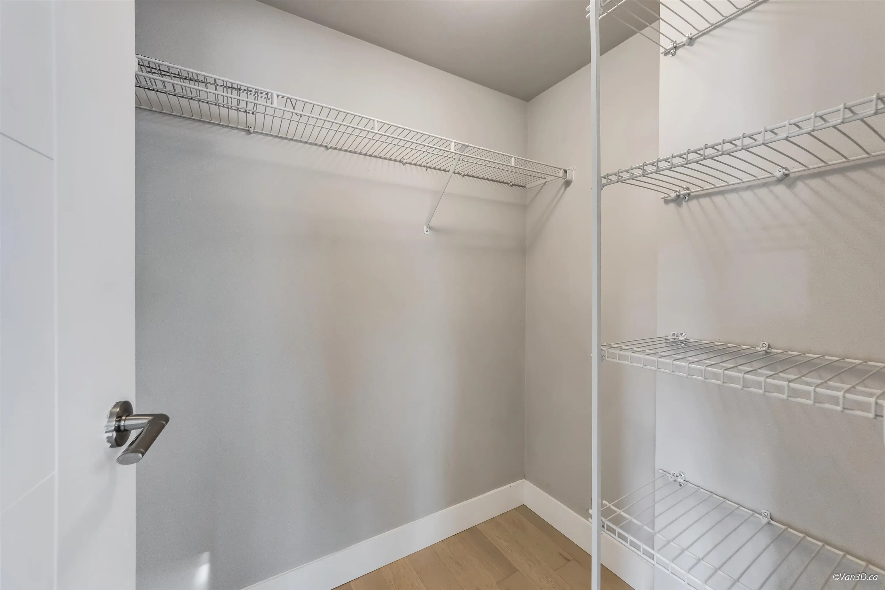 412 260 Salter Street