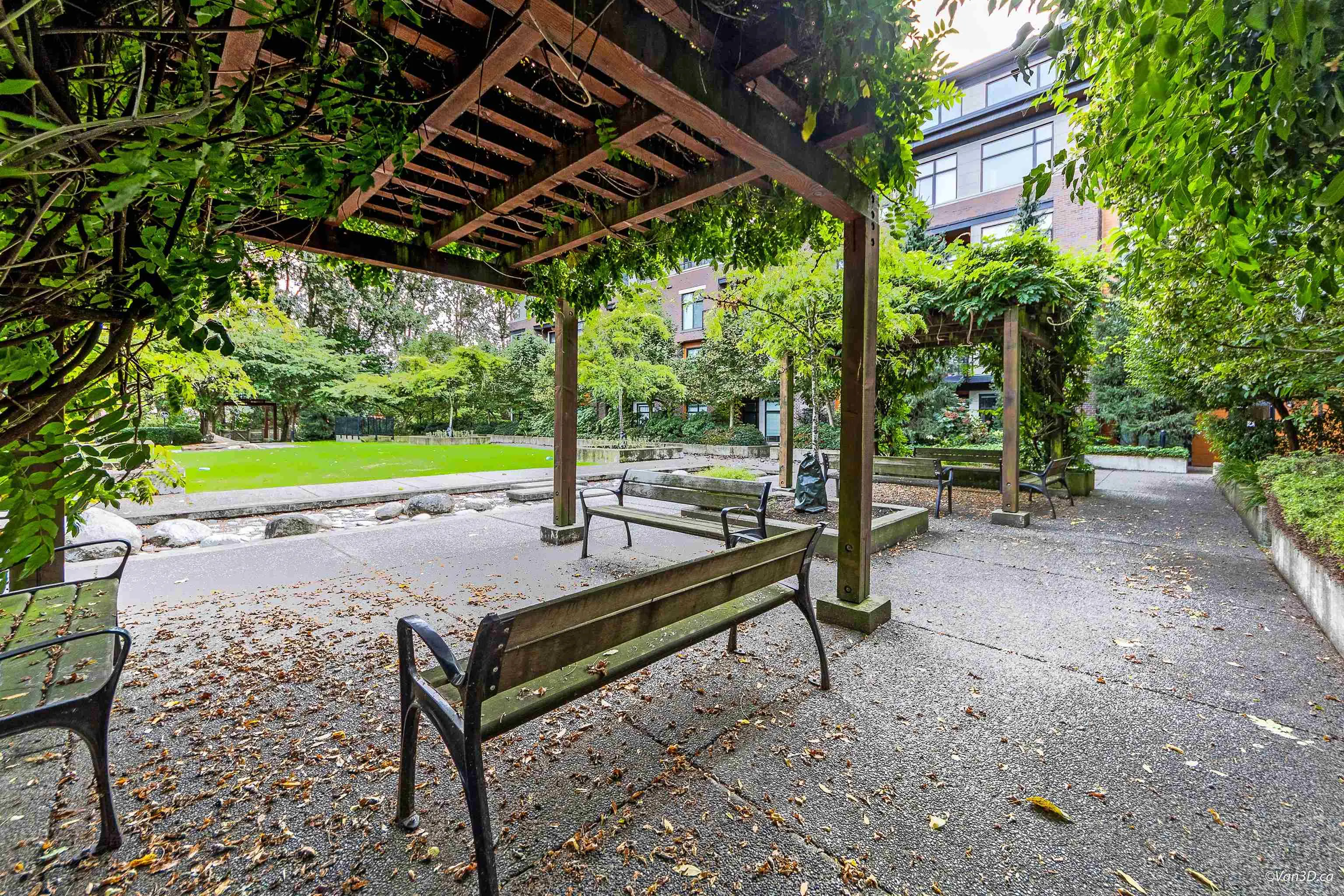 412 260 Salter Street