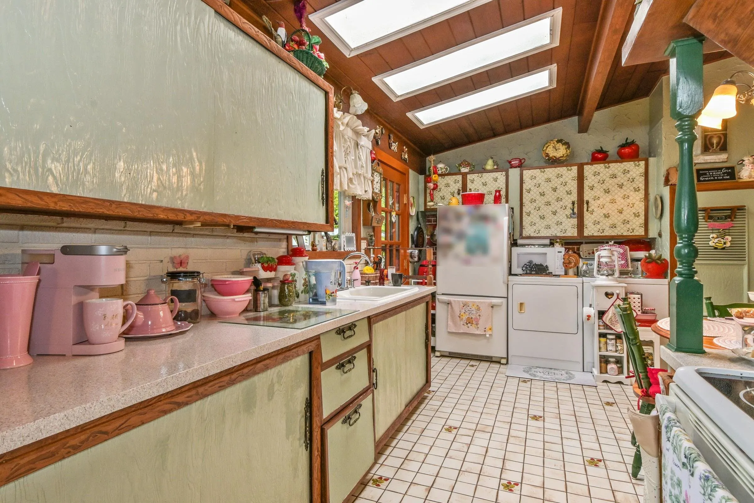 14086 77a Avenue