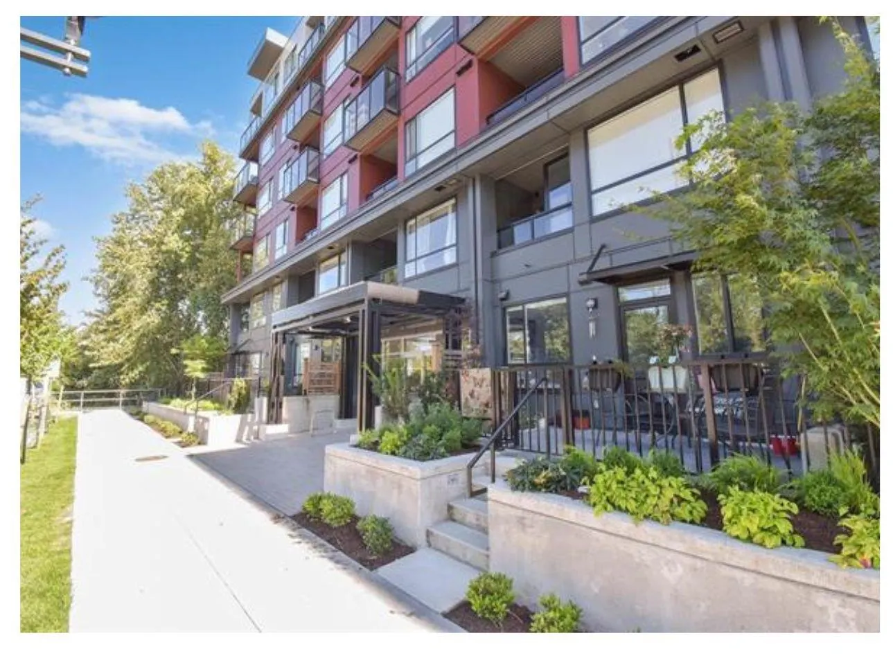 E504 13858 108 Avenue