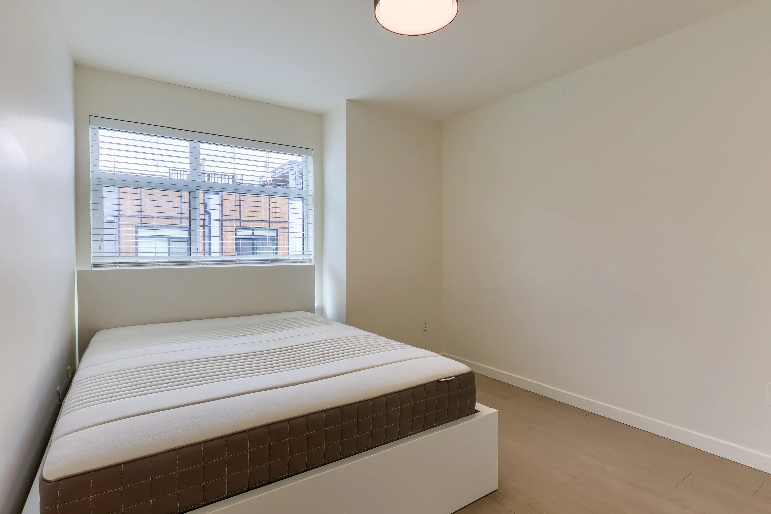 6 629 South Dyke Road