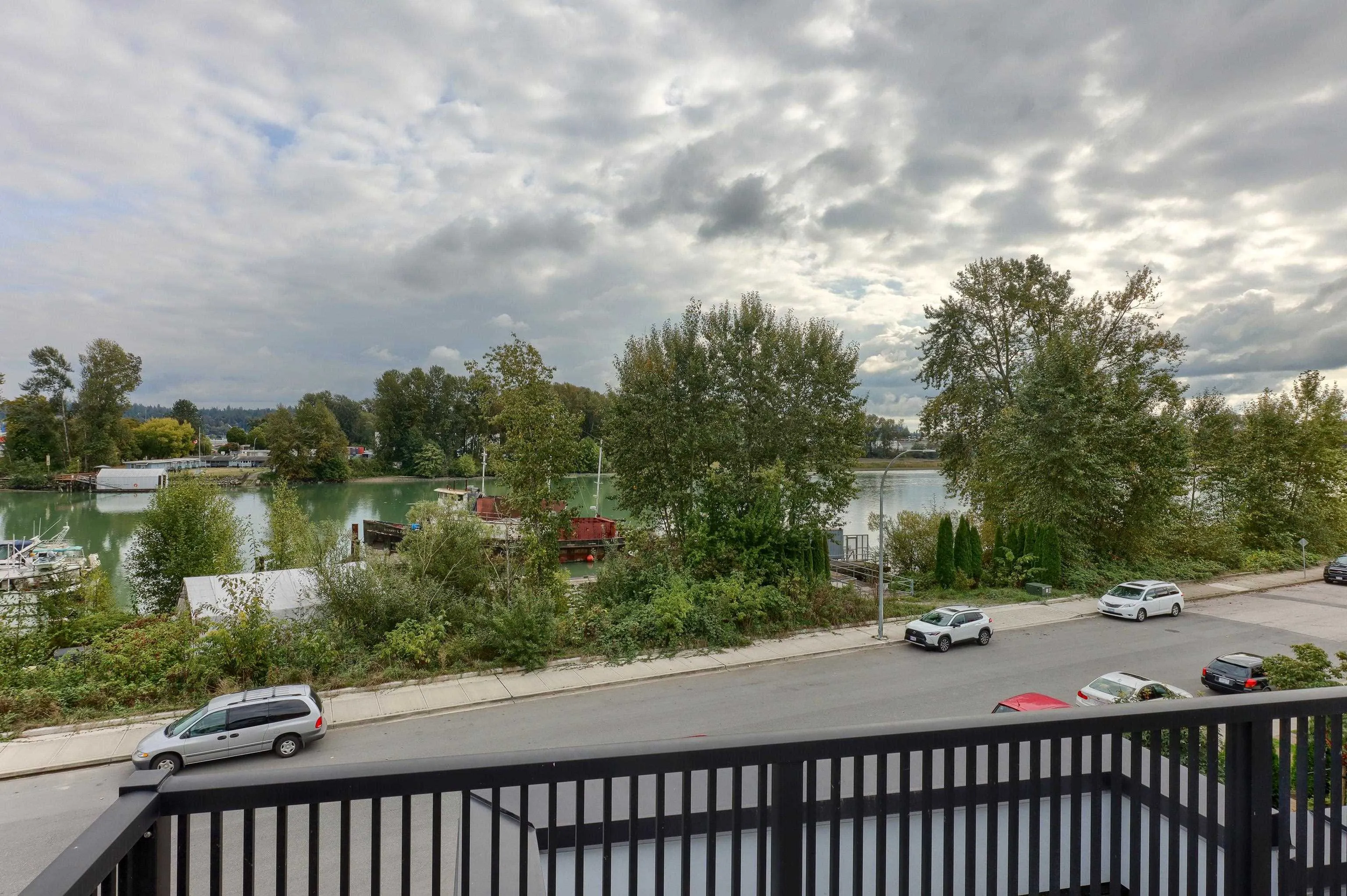 6 629 South Dyke Road