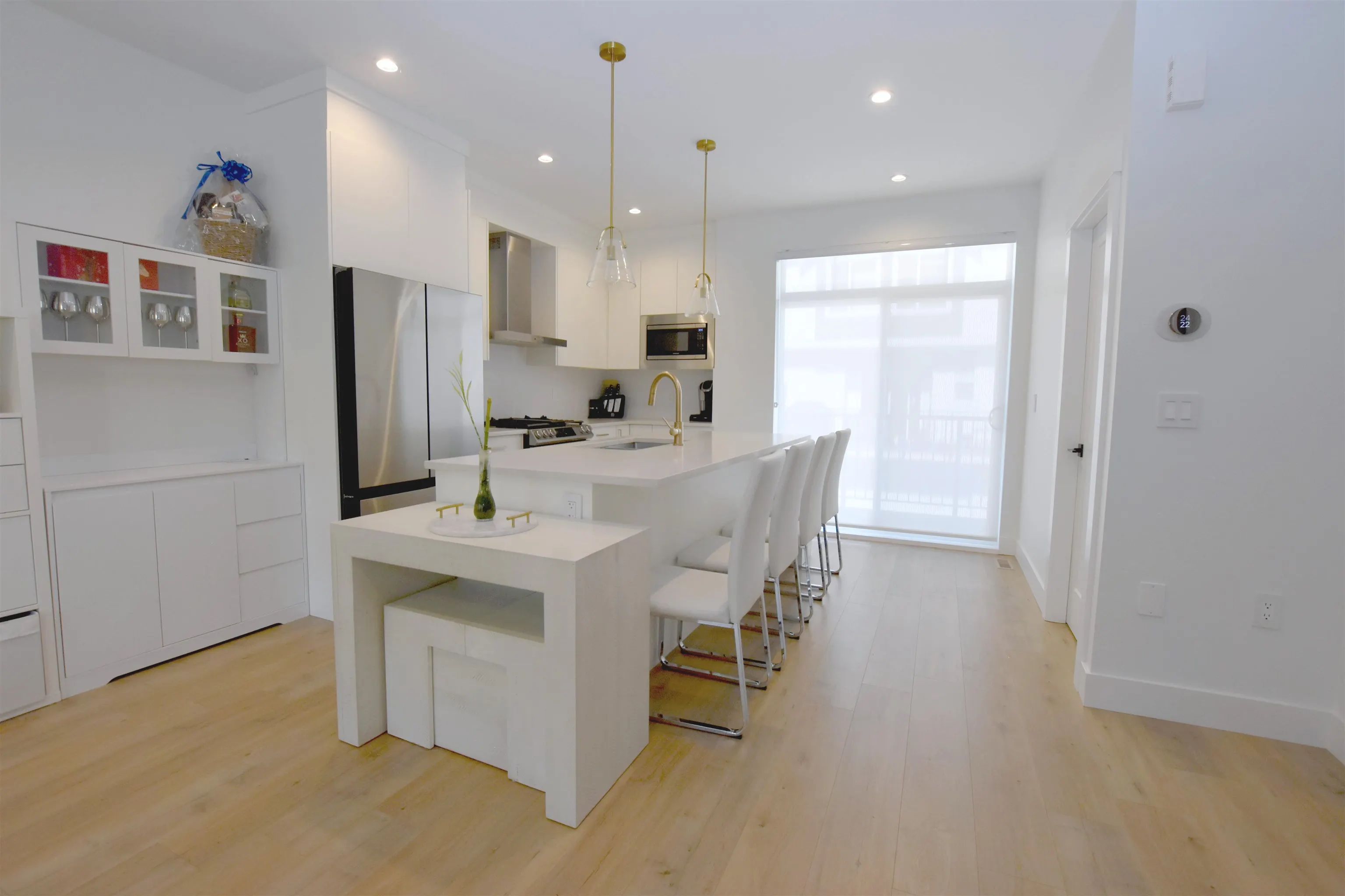 12 17458 100 Avenue
