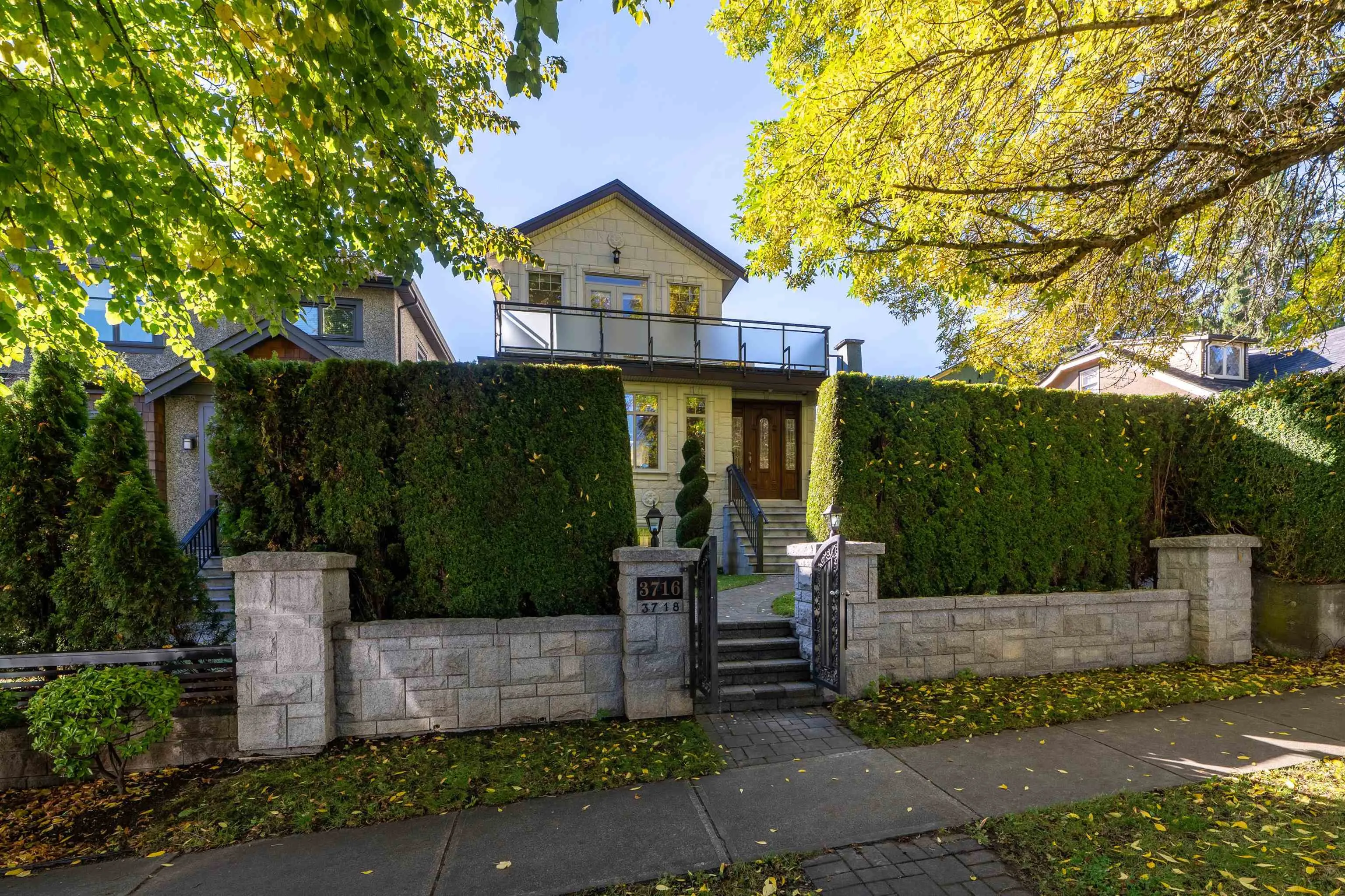 3716 W 17th Avenue