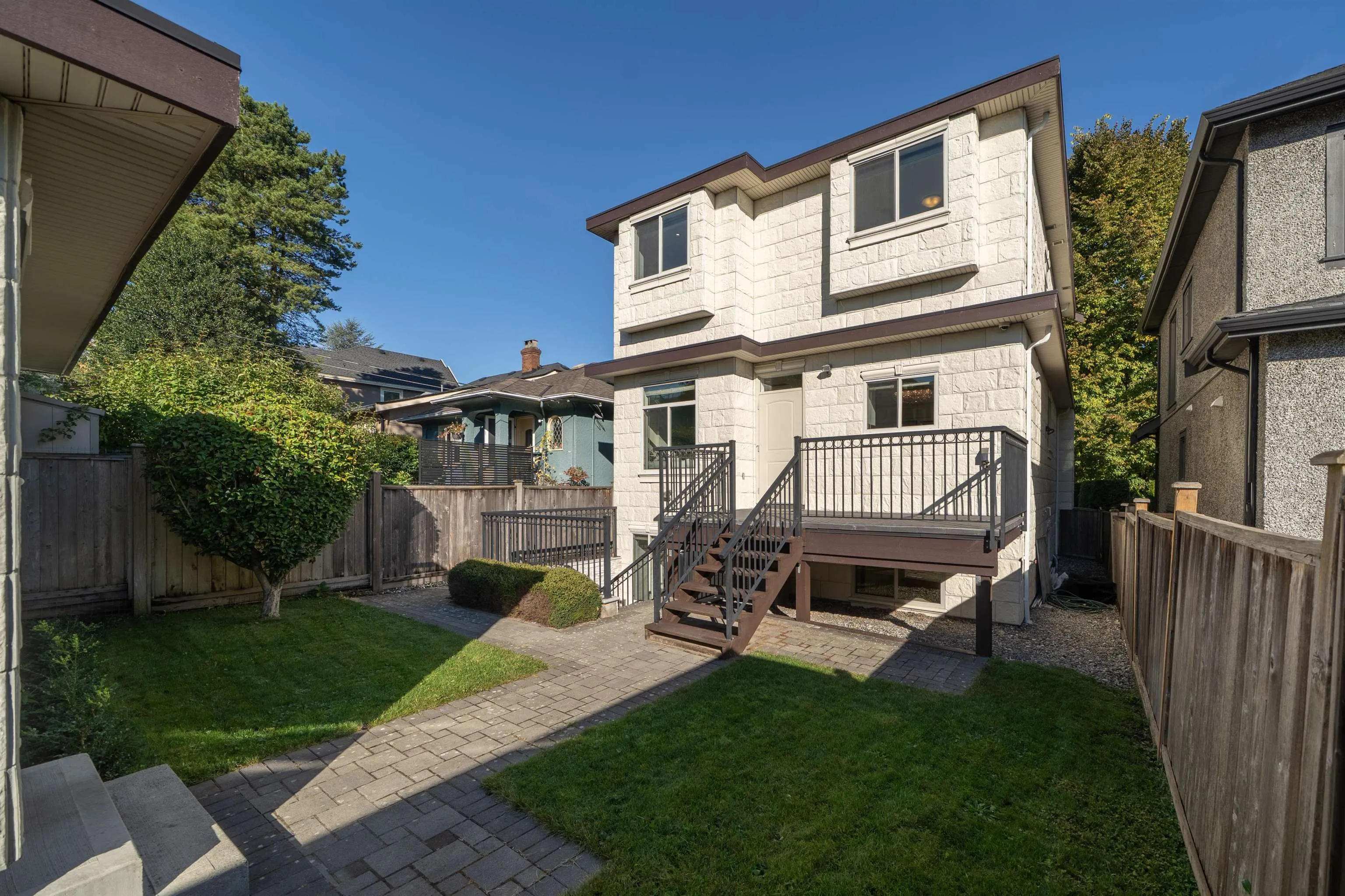 3716 W 17th Avenue