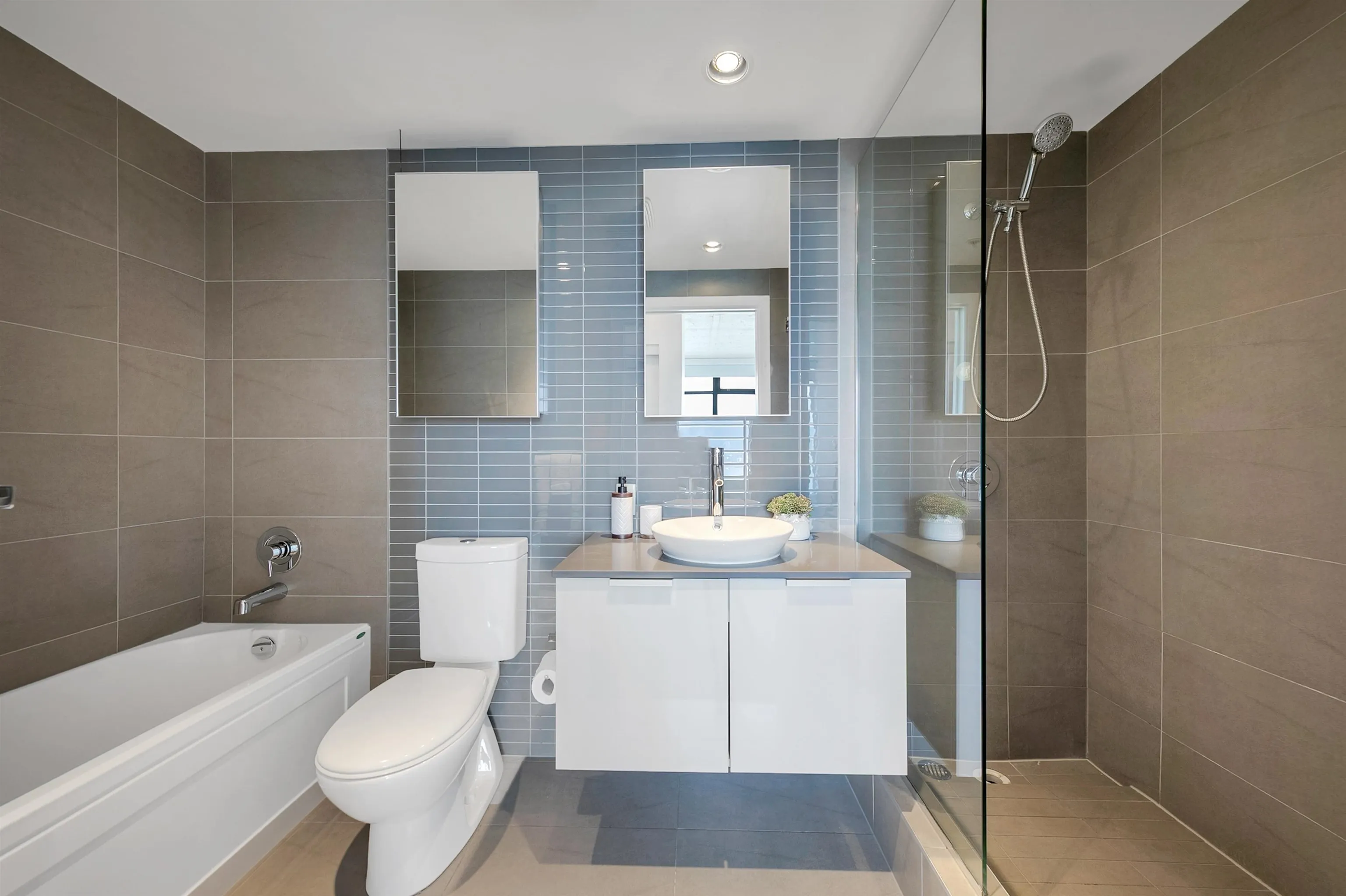 3901 128 W Cordova Street