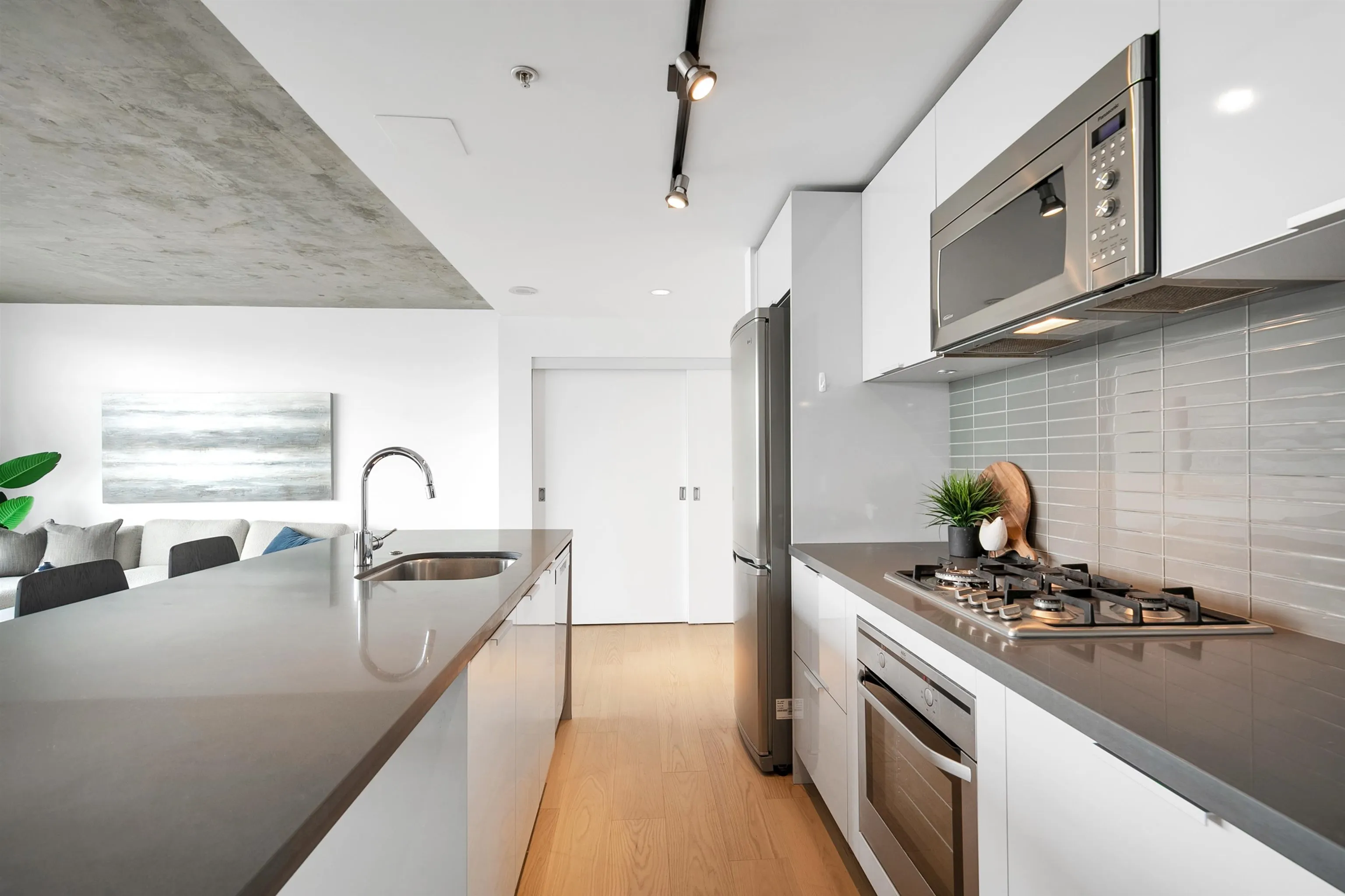 3901 128 W Cordova Street