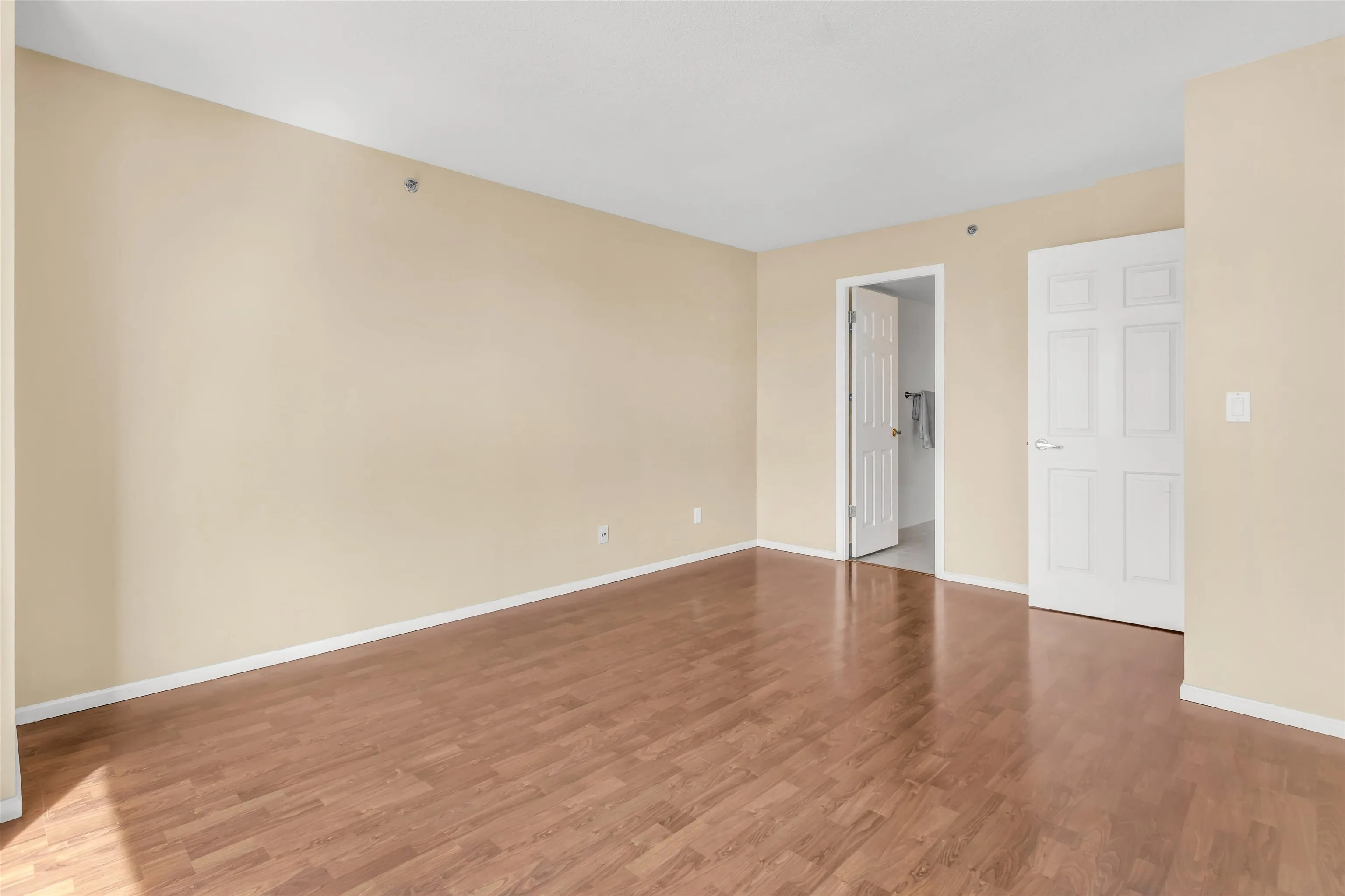 1802 289 Drake Street