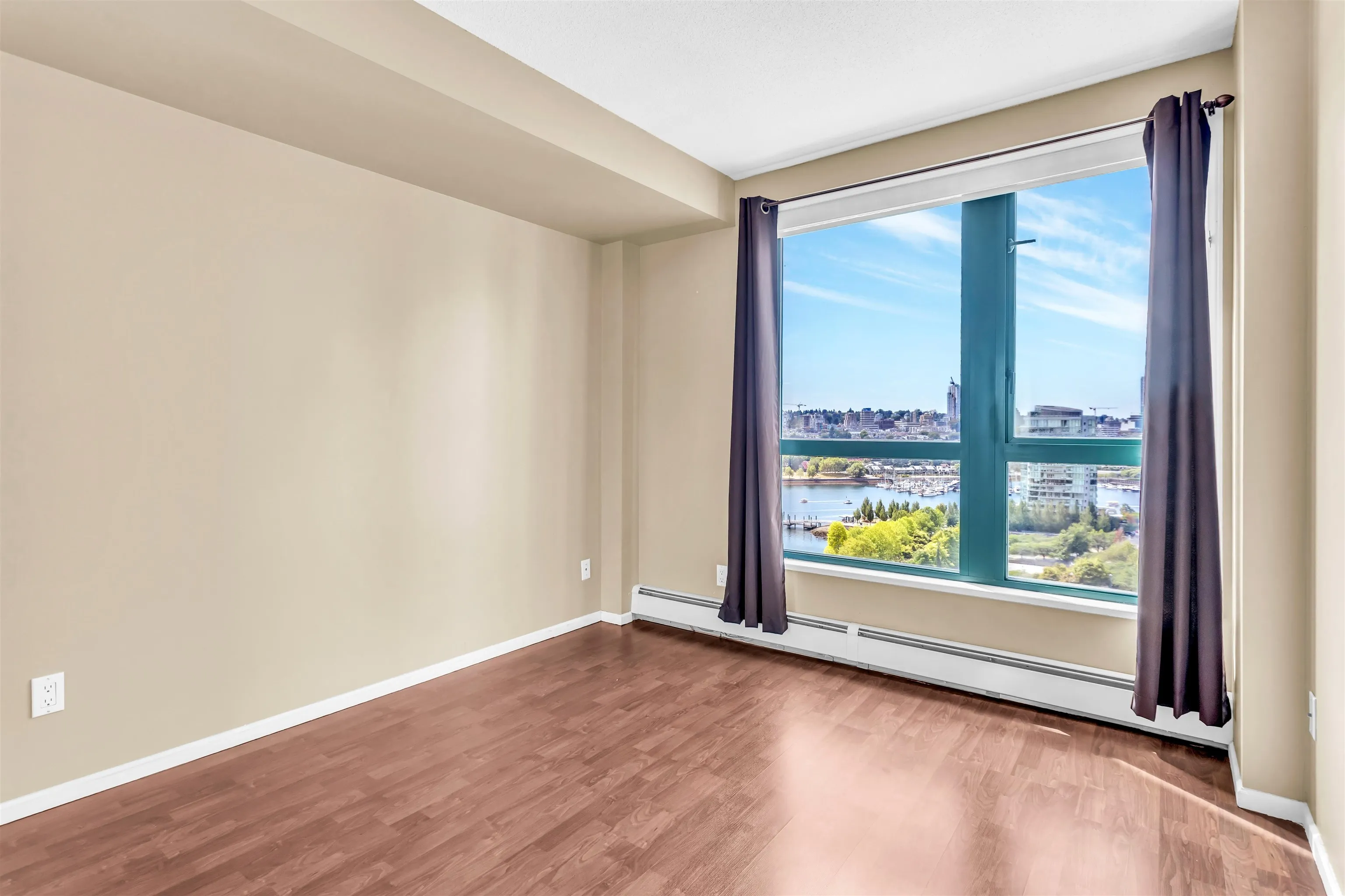 1802 289 Drake Street