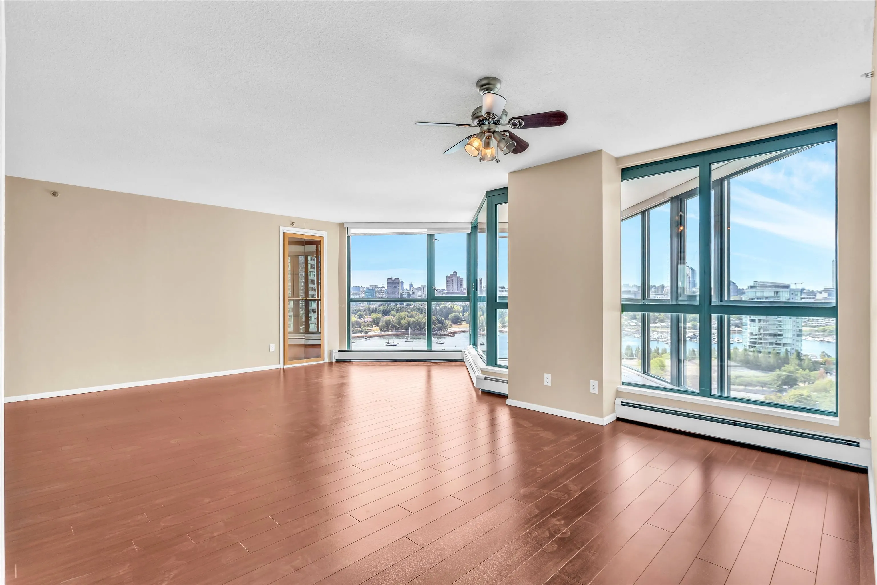 1802 289 Drake Street