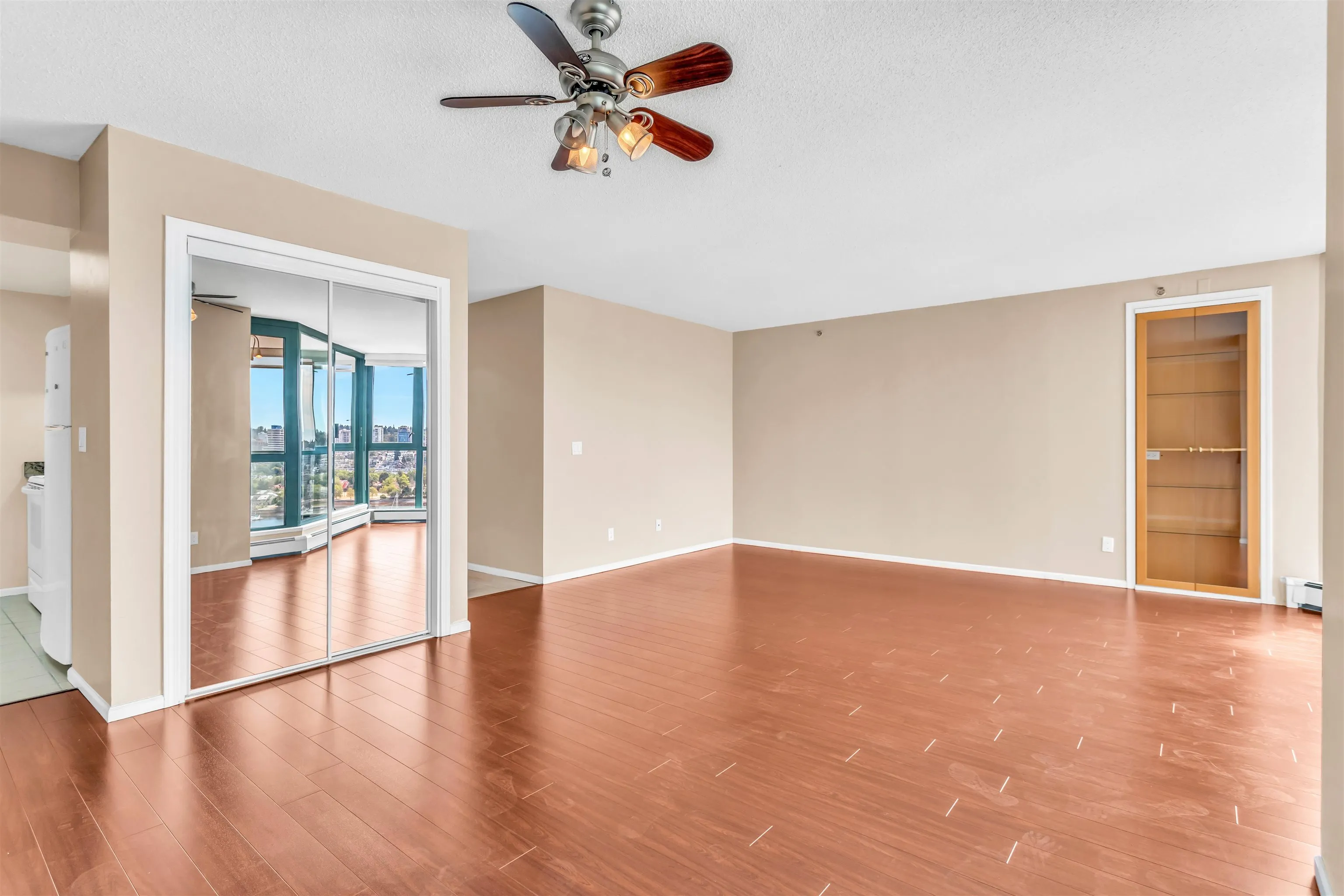 1802 289 Drake Street