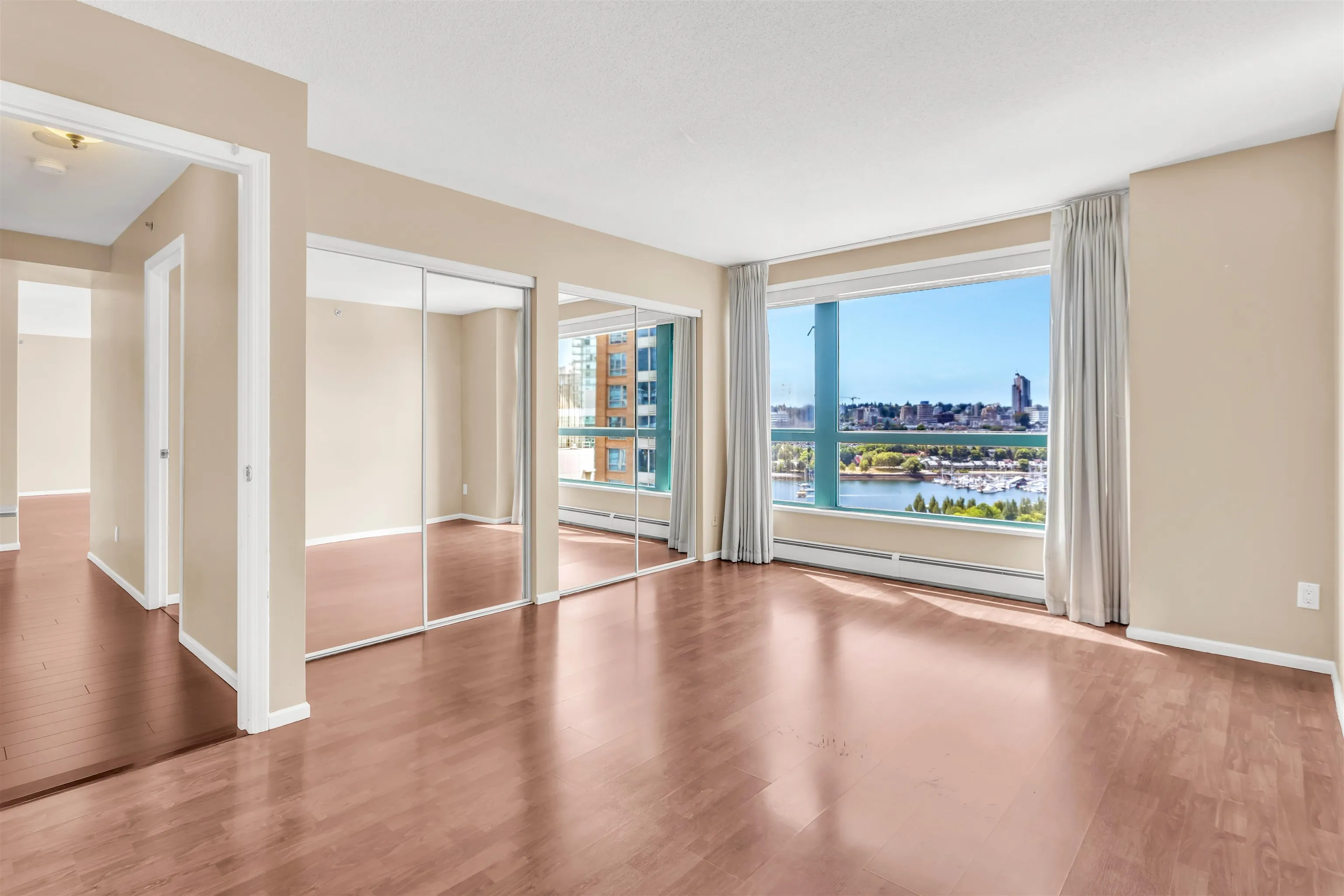 1802 289 Drake Street