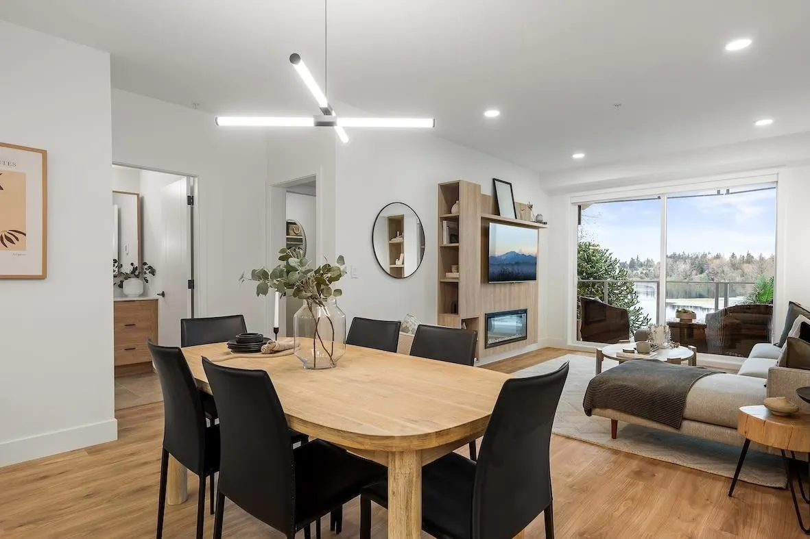 1 33160 Plaxton Crescent
