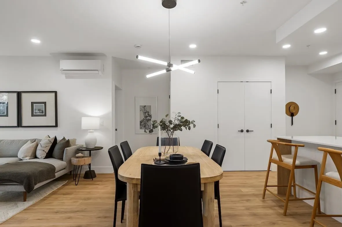 1 33160 Plaxton Crescent