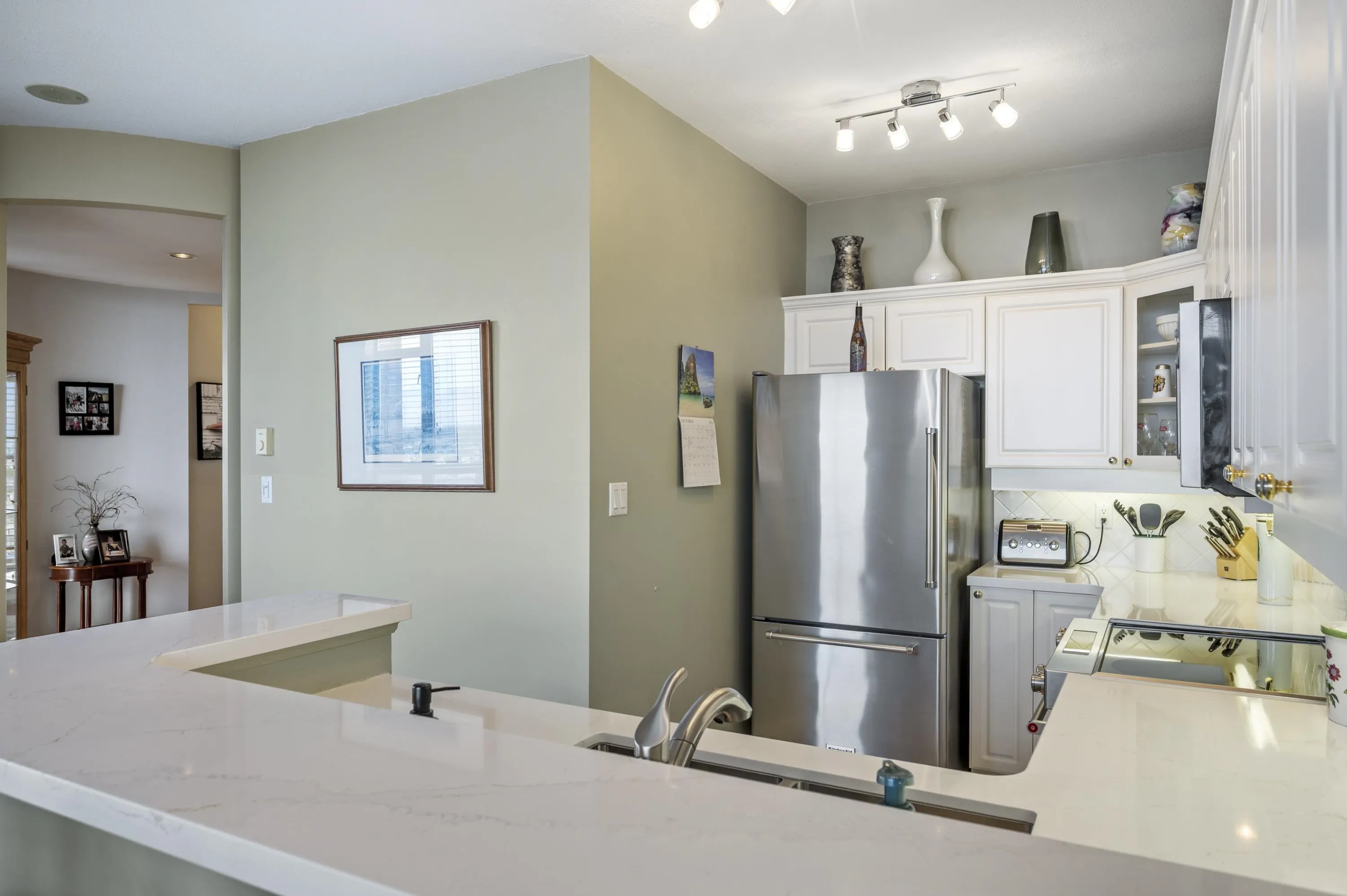2805 6837 Station Hill Drive