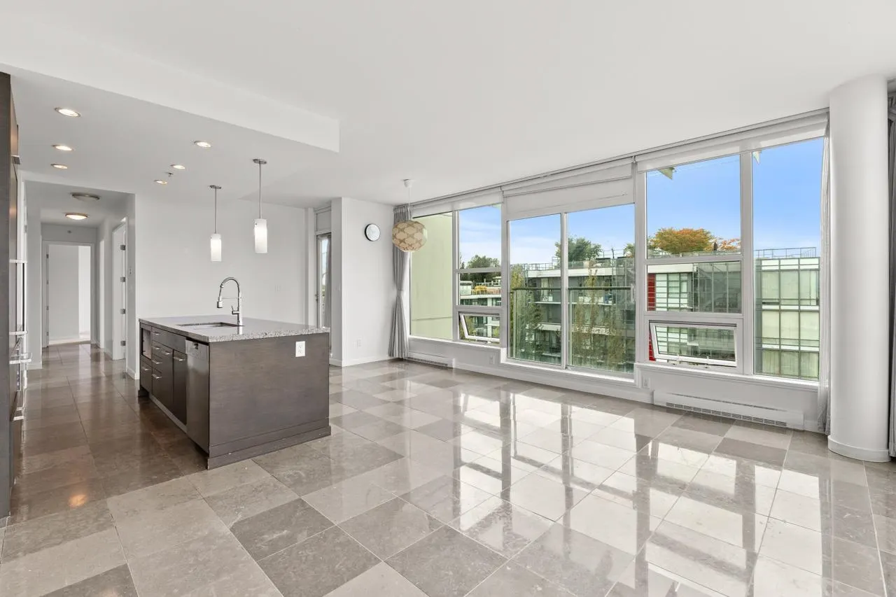 703 2528 Maple Street