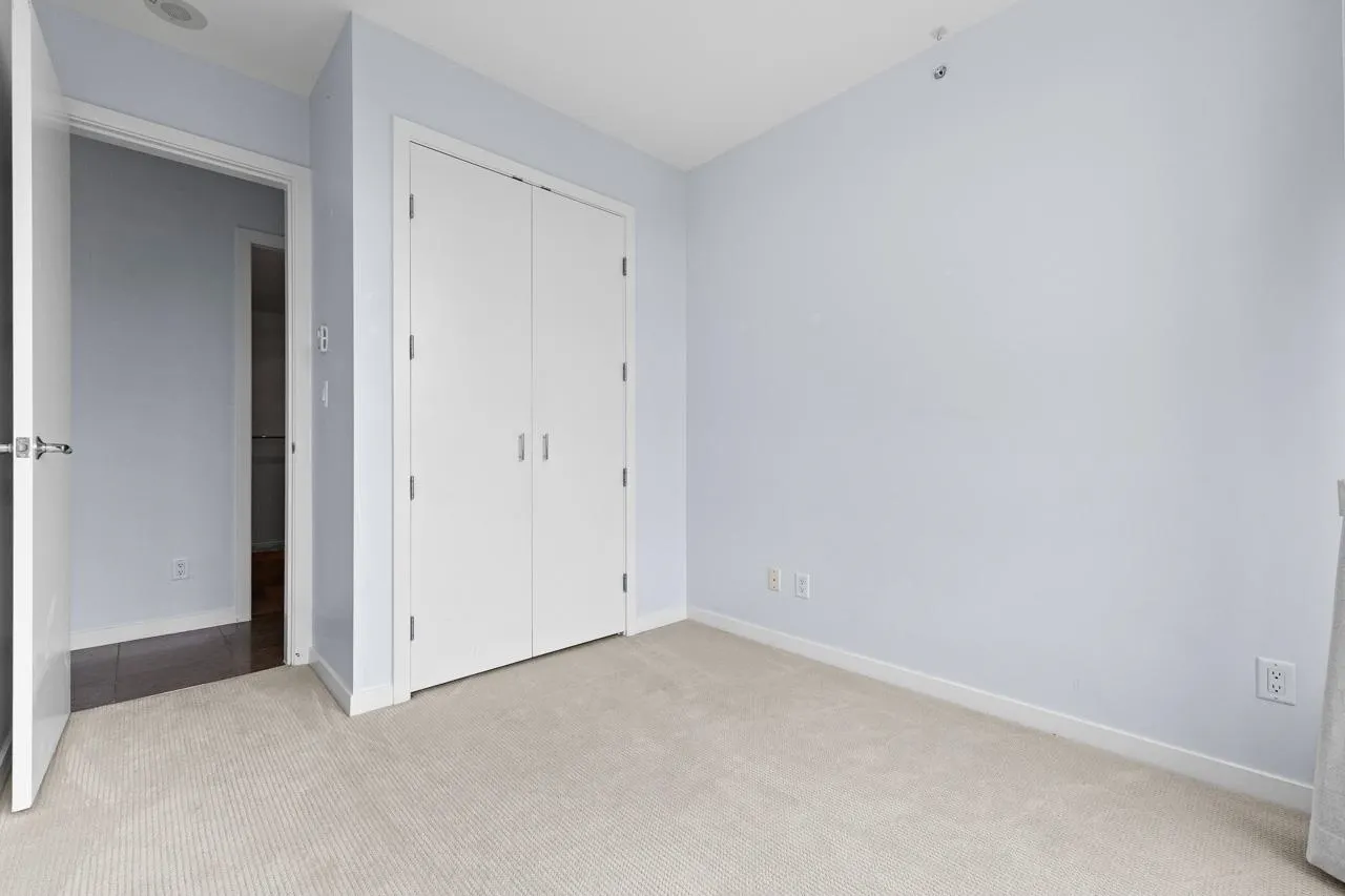 703 2528 Maple Street