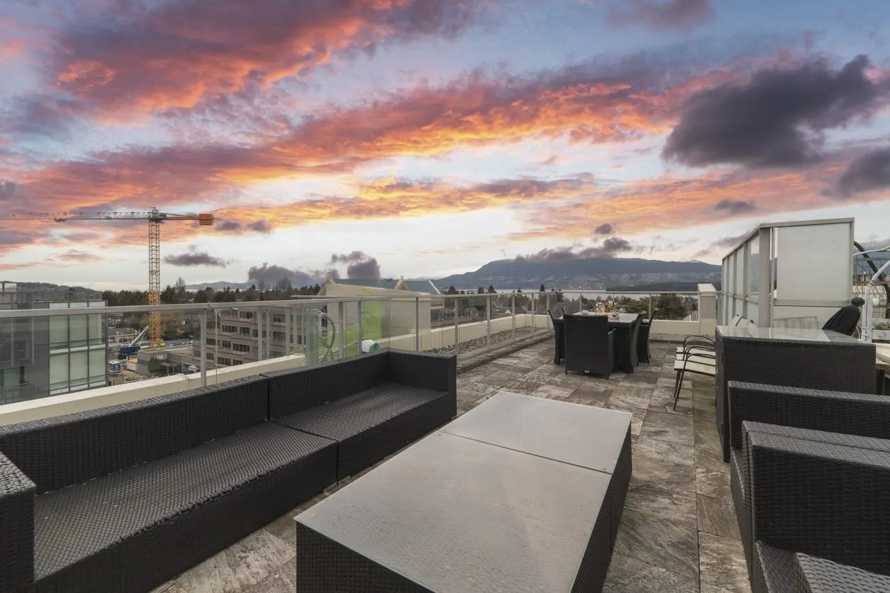 703 2528 Maple Street