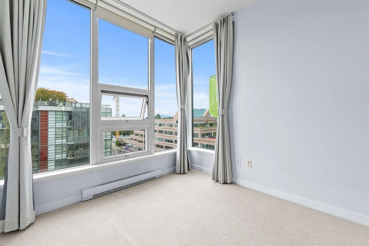 703 2528 Maple Street