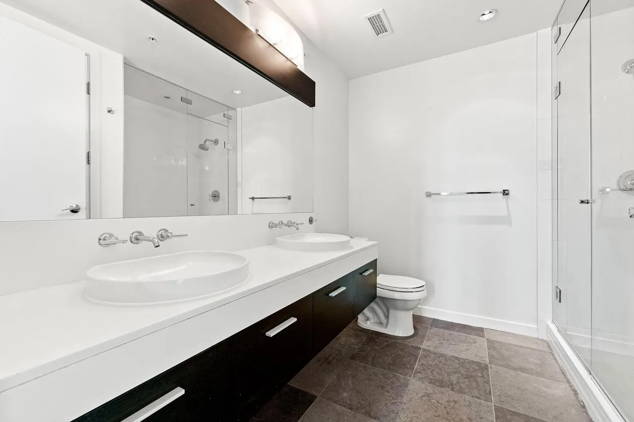 703 2528 Maple Street