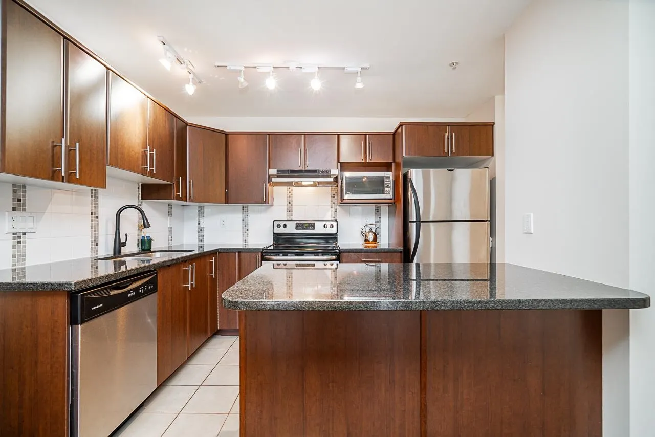 309 19388 65 Avenue