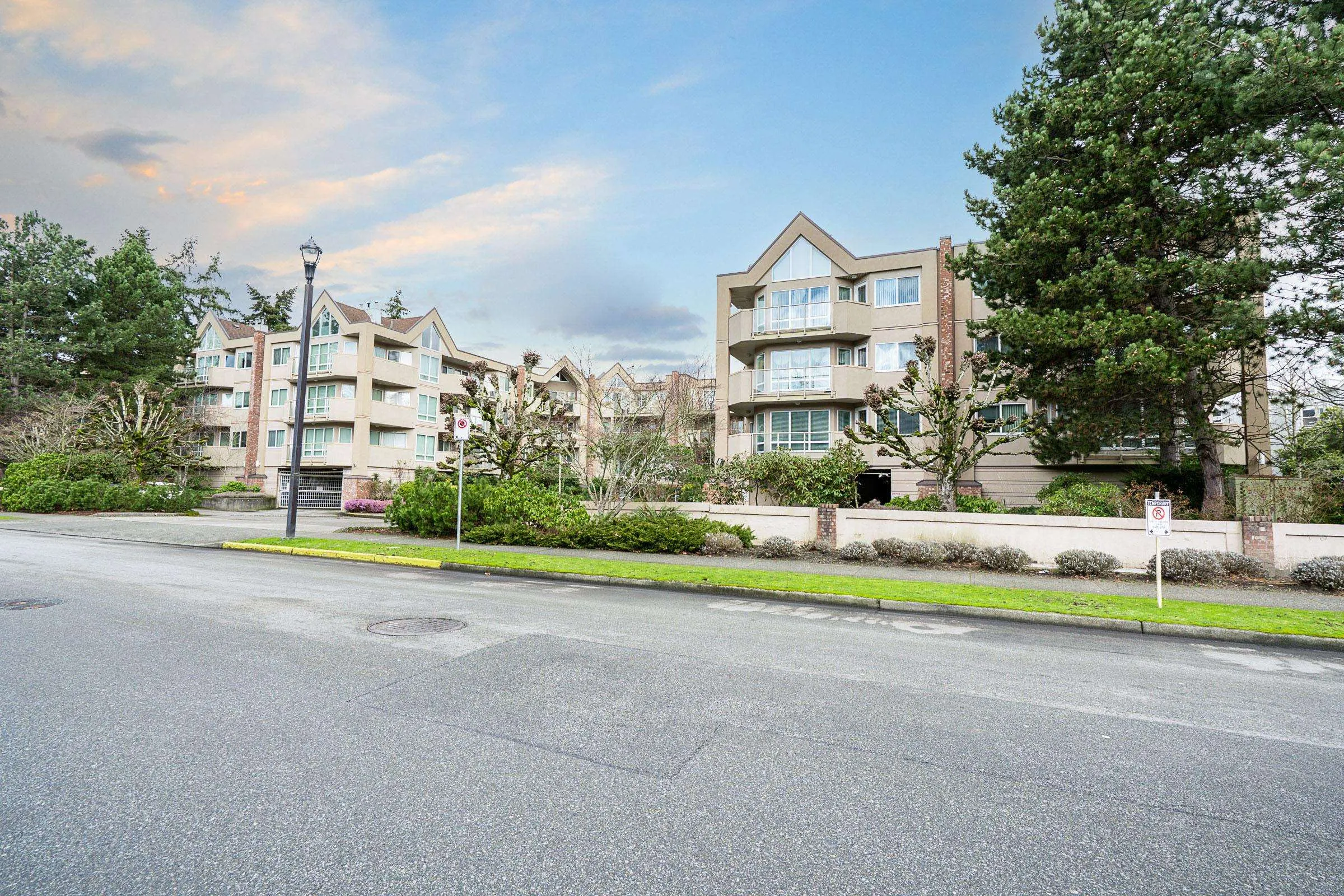 350 8611 Ackroyd Road