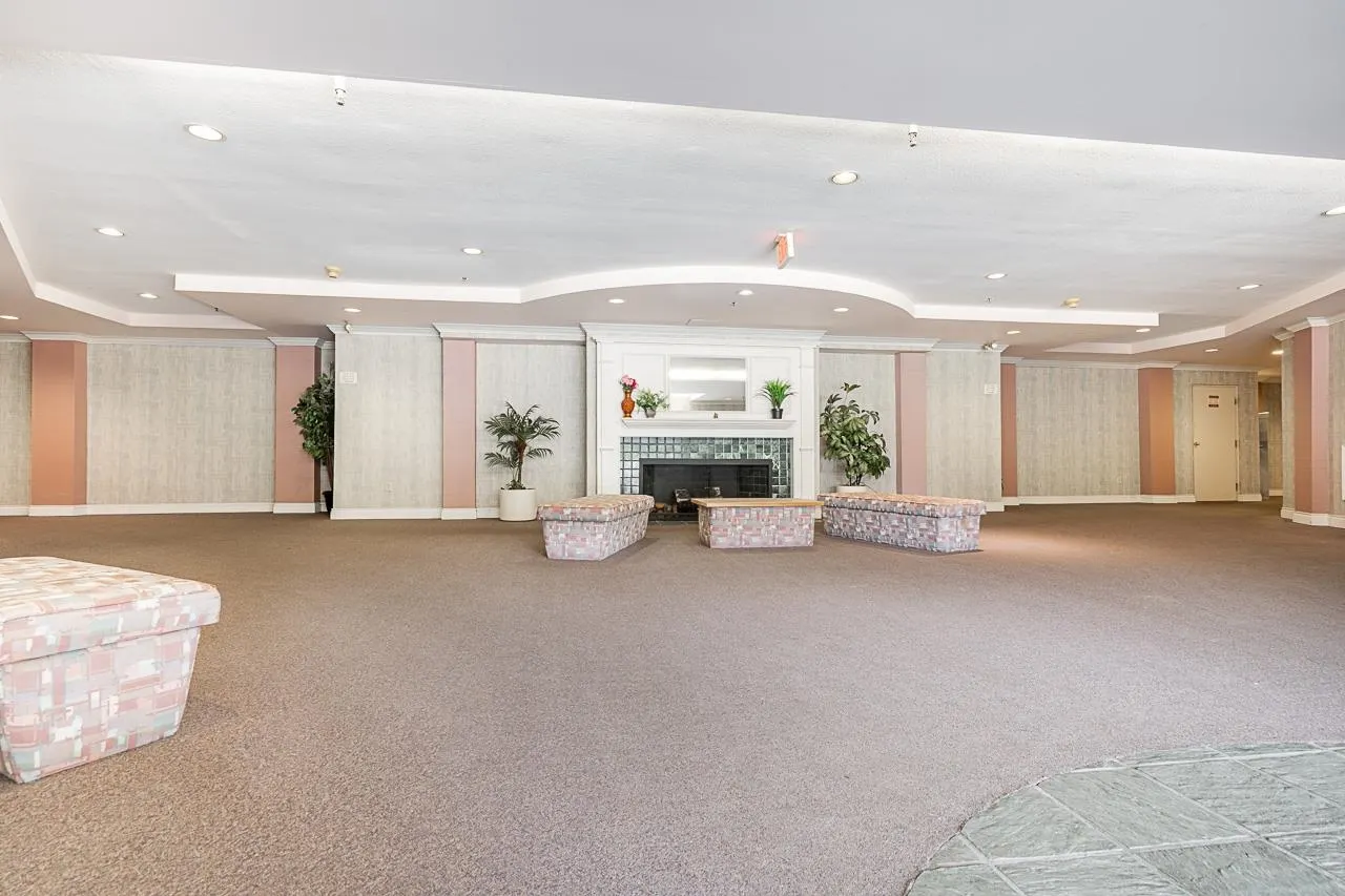 350 8611 Ackroyd Road
