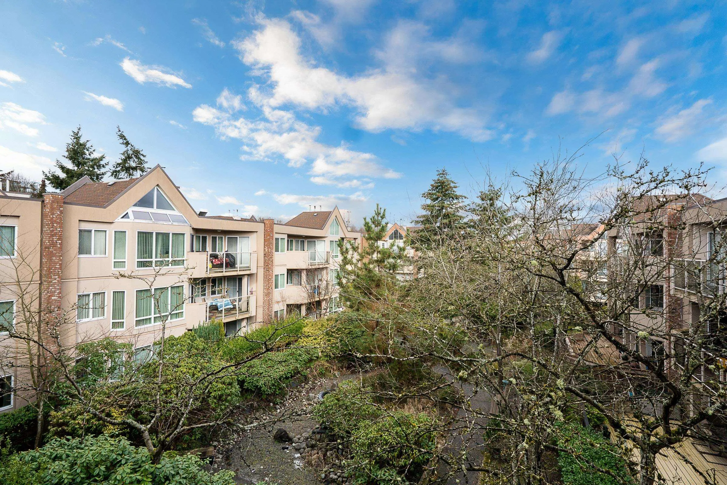 350 8611 Ackroyd Road