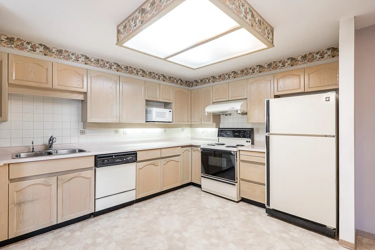 350 8611 Ackroyd Road