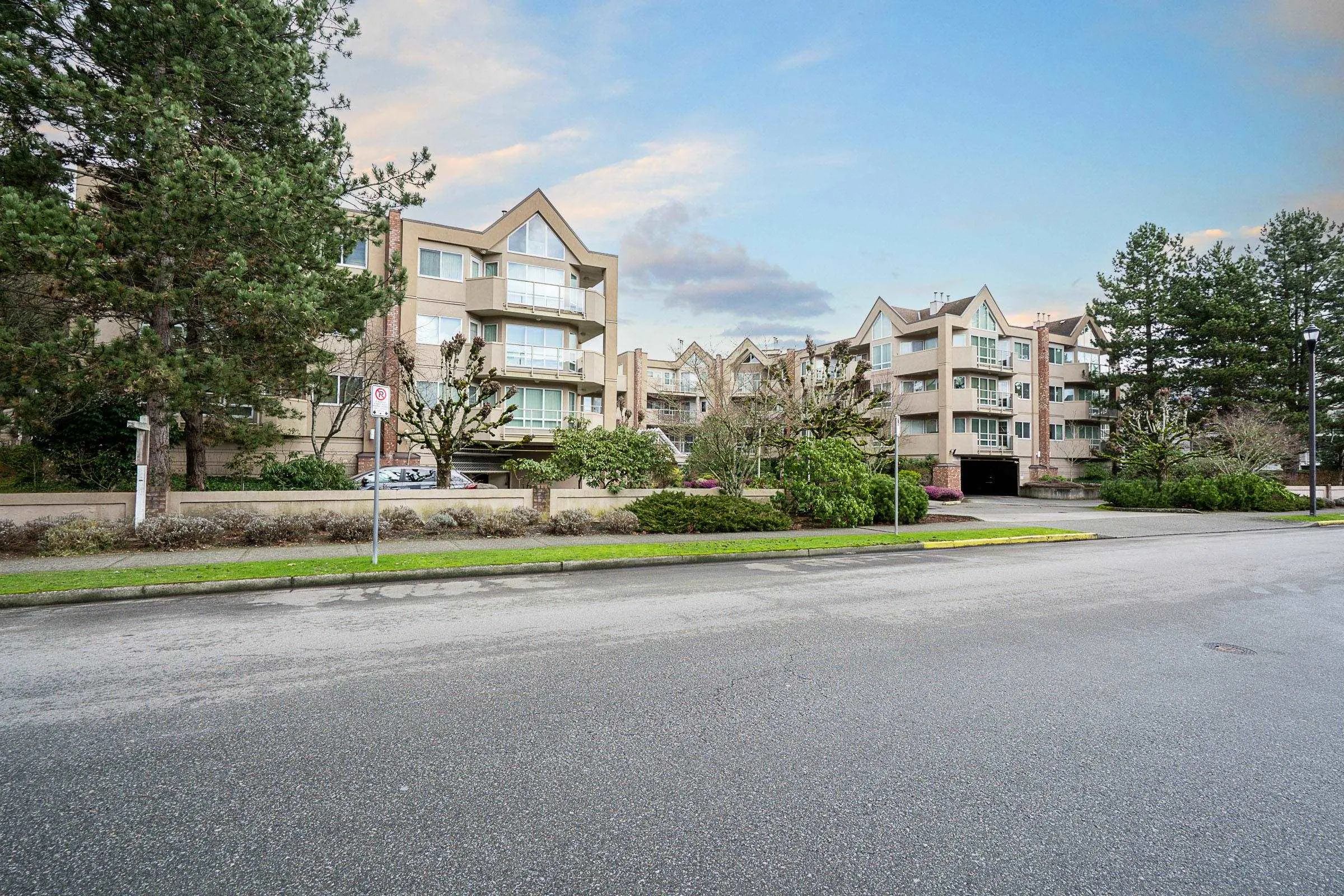 350 8611 Ackroyd Road