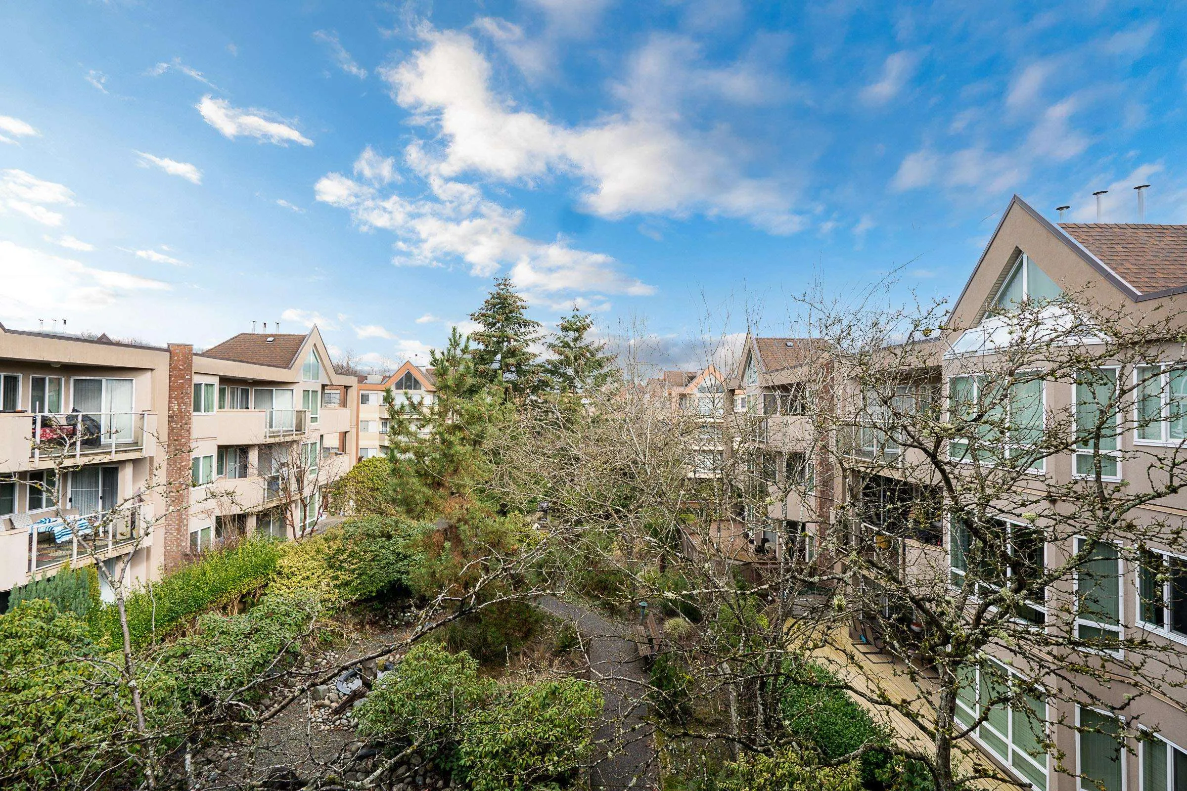 350 8611 Ackroyd Road