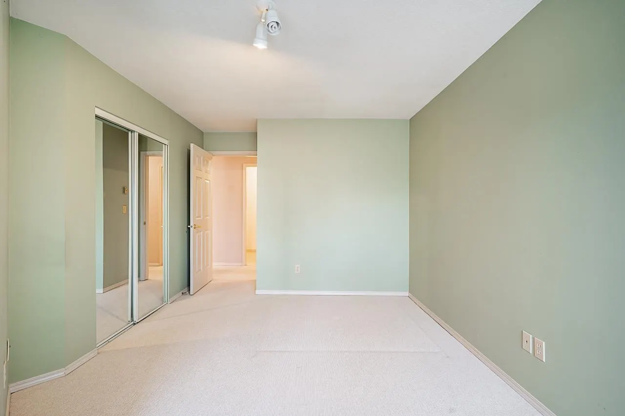 350 8611 Ackroyd Road