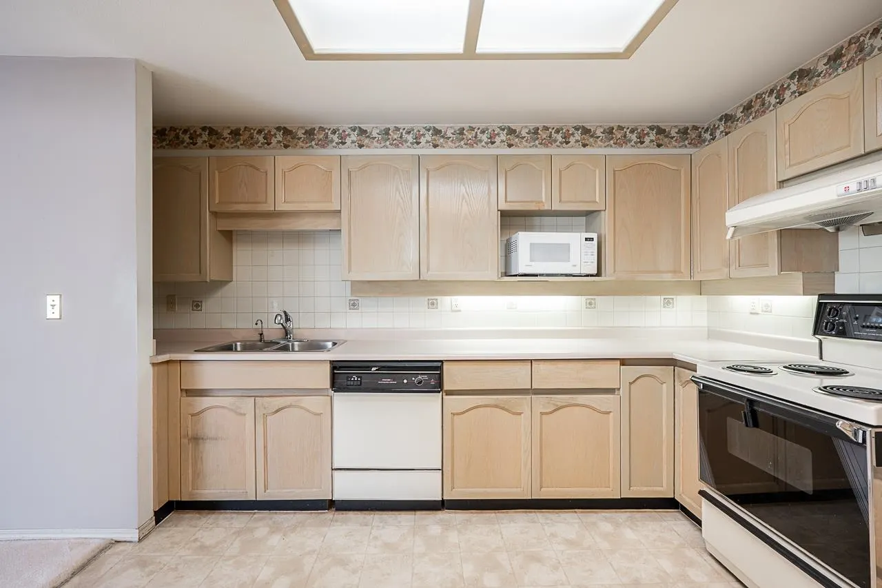 350 8611 Ackroyd Road