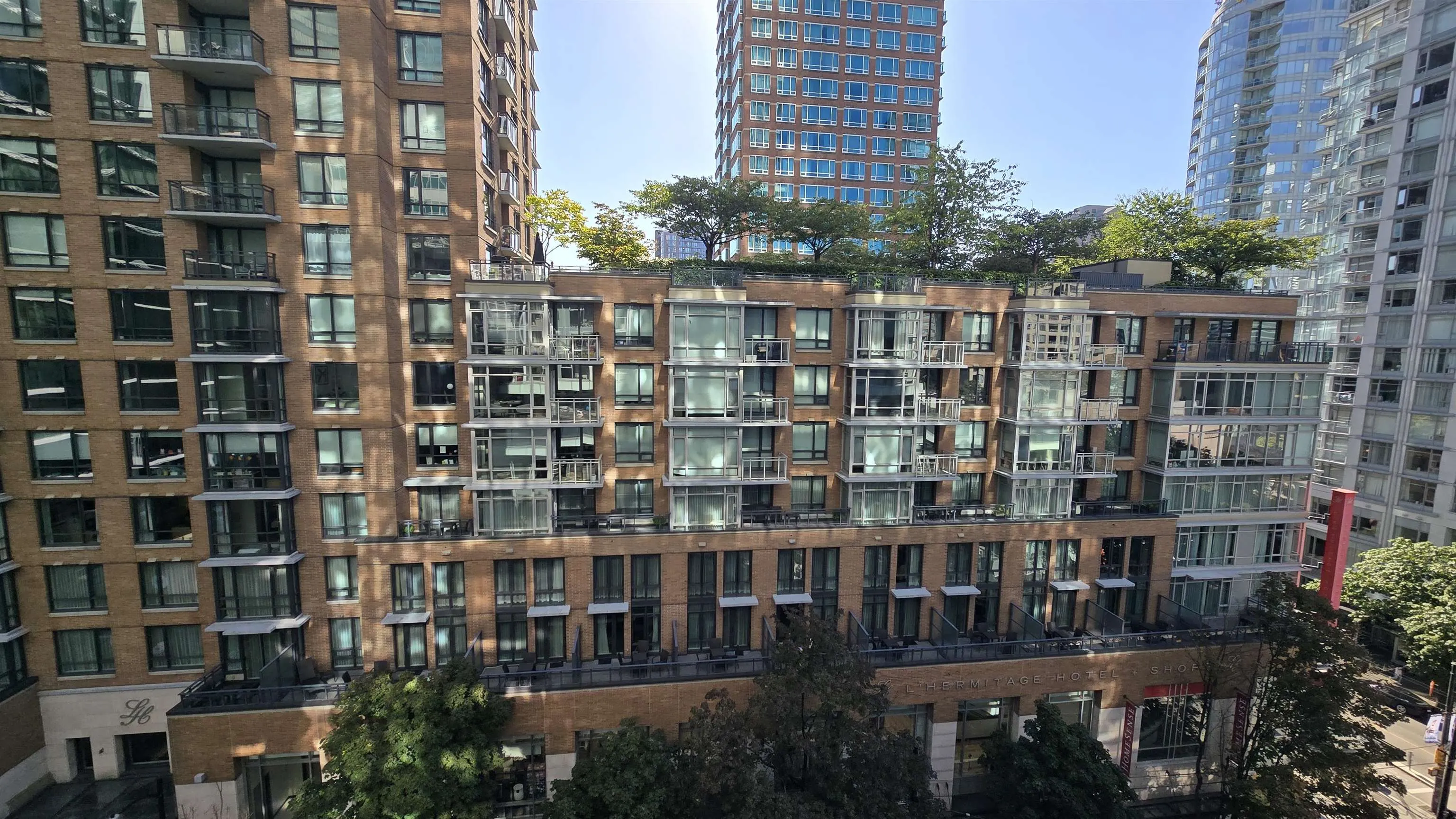 809 777 Richards Street