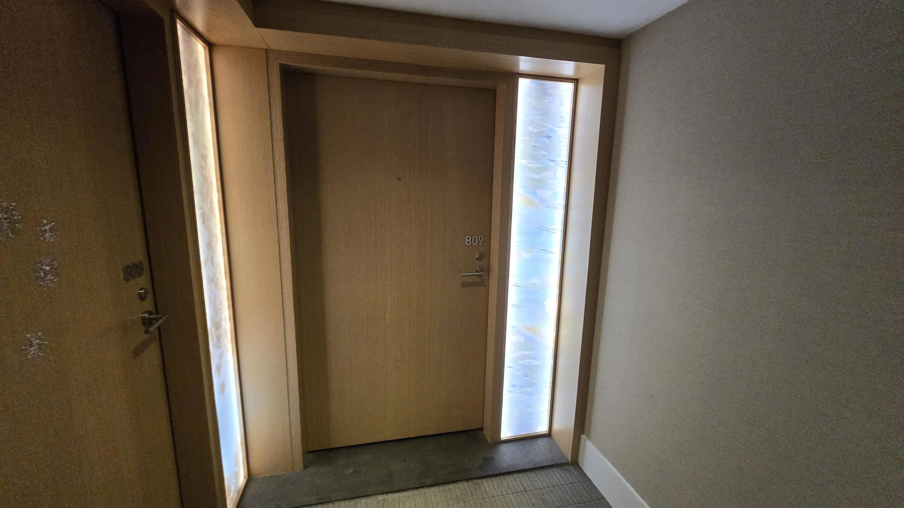 809 777 Richards Street