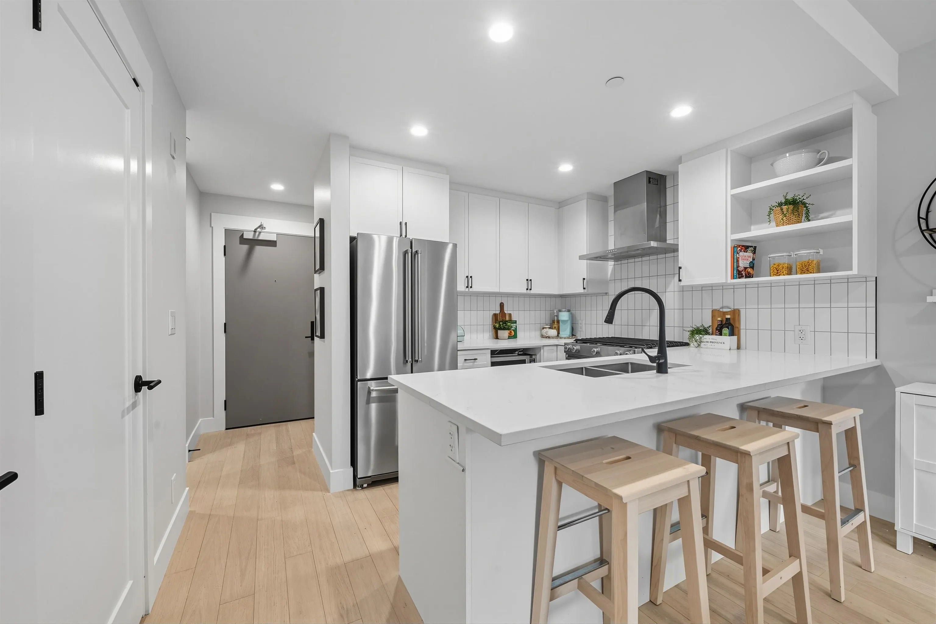 201 22226 Brown Avenue