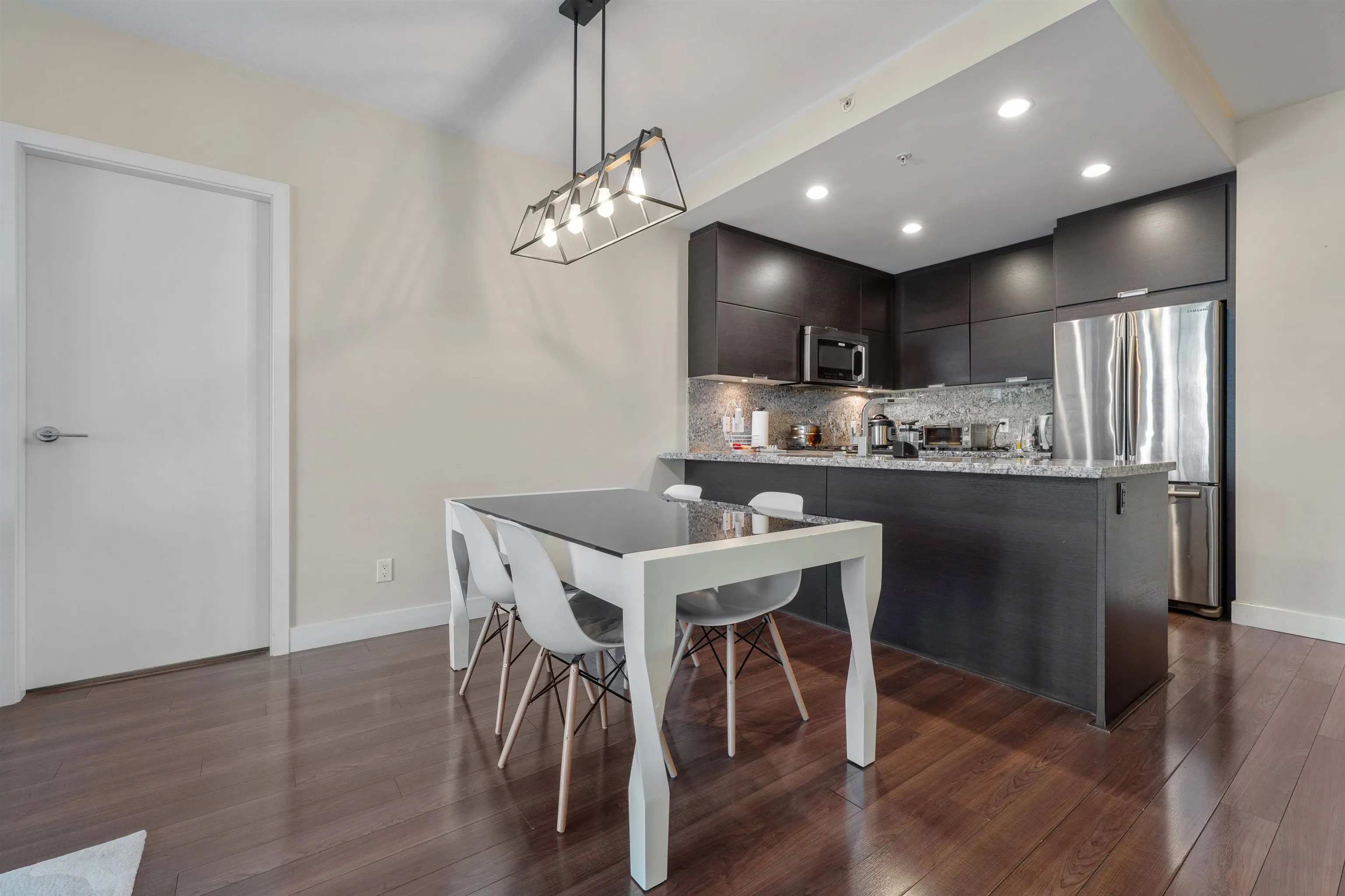 1506 2077 Rosser Avenue