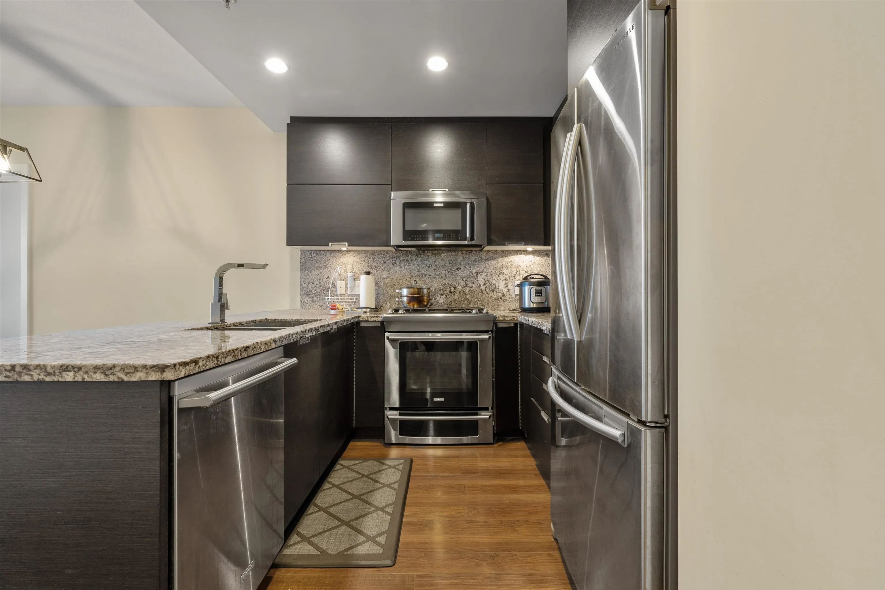 1506 2077 Rosser Avenue